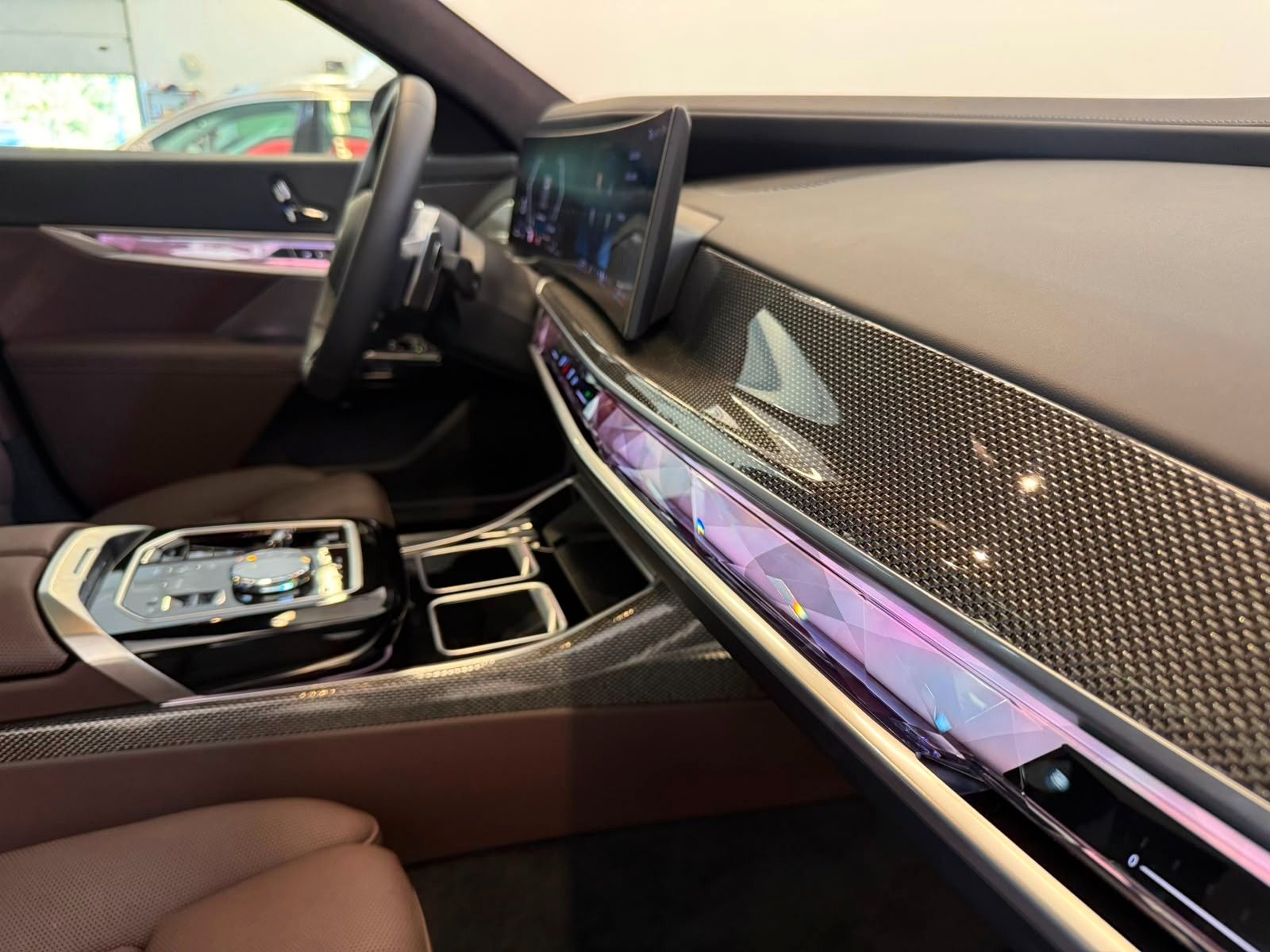 Fahrzeugabbildung BMW 740d xDrive M Sport,VOLLAUSST,MWST AUSW,UNFALLFR