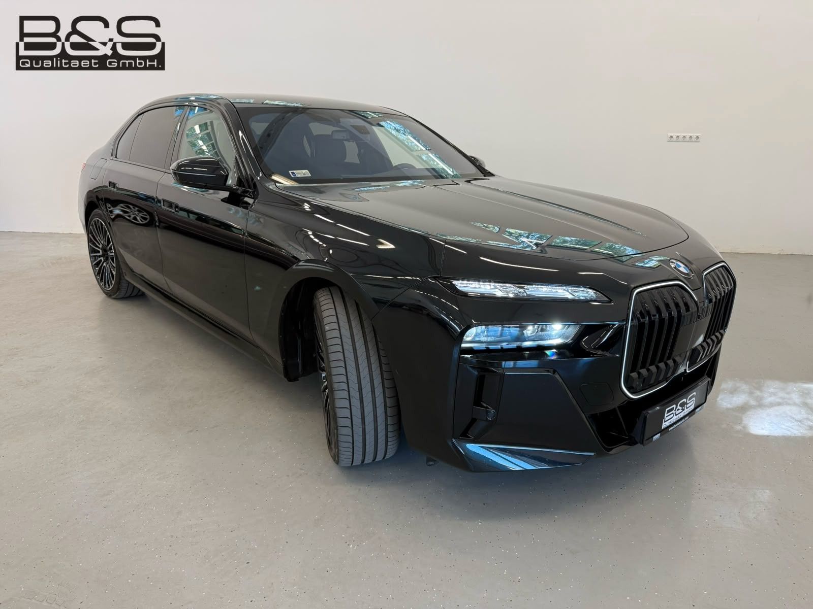 Fahrzeugabbildung BMW 740d xDrive M Sport,VOLLAUSST,MWST AUSW,UNFALLFR
