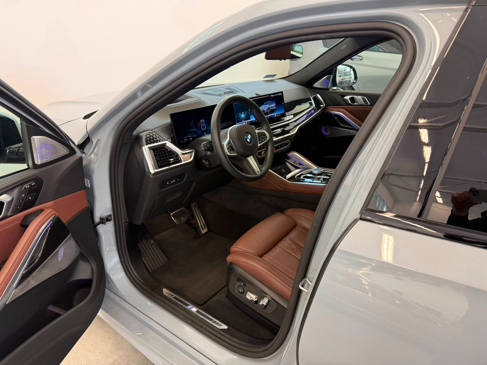 Fahrzeugabbildung BMW X6 40d xDr M Sport,VOLL,BOWERS,AHK,MWST,UNFALLFR