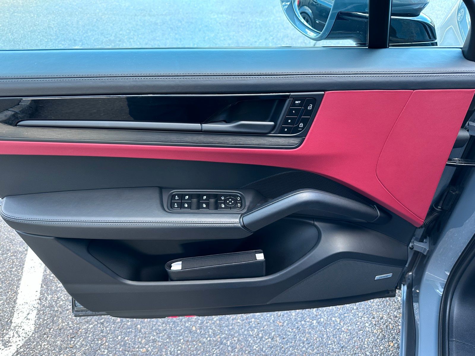 Fahrzeugabbildung Porsche Cayenne GTS | BOSE | SOFTCL.|PASM | 22"| Usw |
