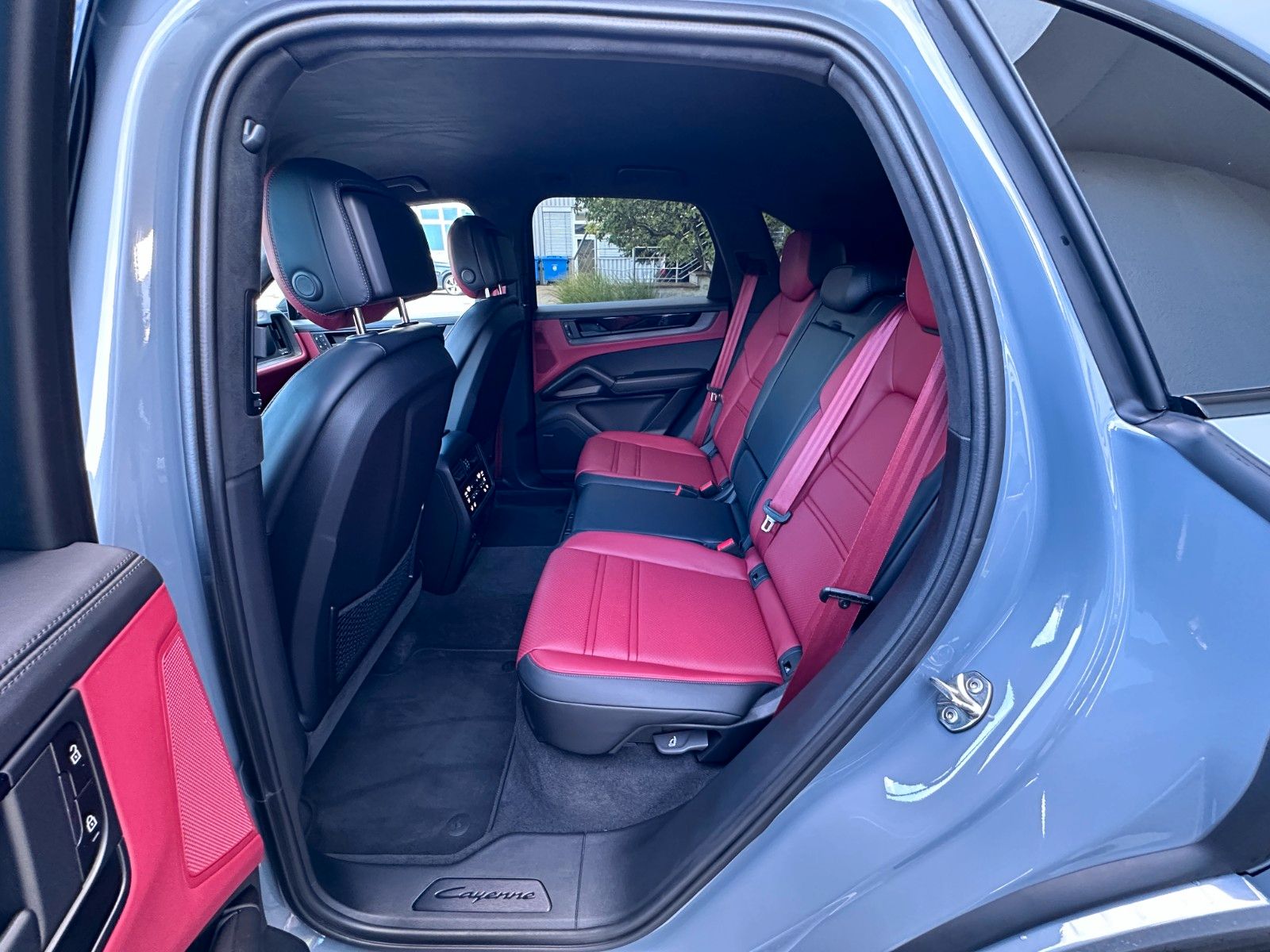 Fahrzeugabbildung Porsche Cayenne GTS | BOSE | SOFTCL.|PASM | 22"| Usw |