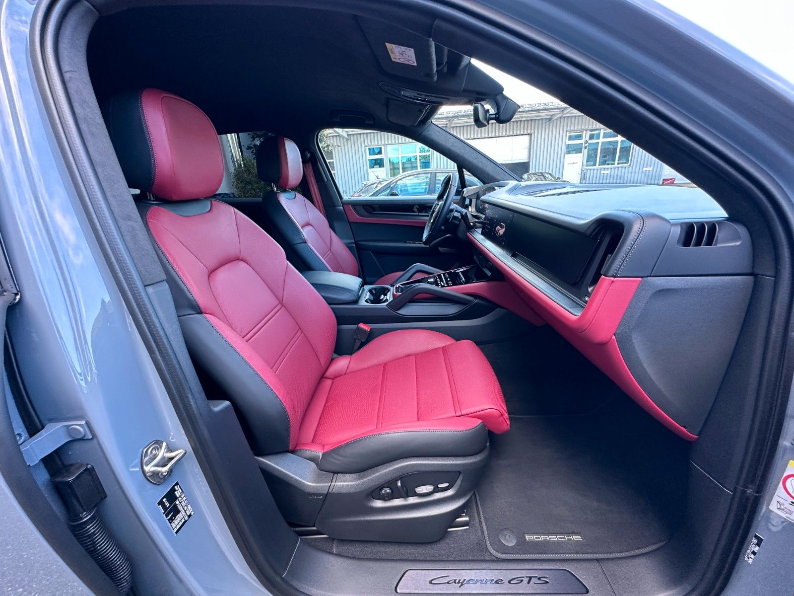 Fahrzeugabbildung Porsche Cayenne GTS | BOSE | SOFTCL.|PASM | 22"| Usw |