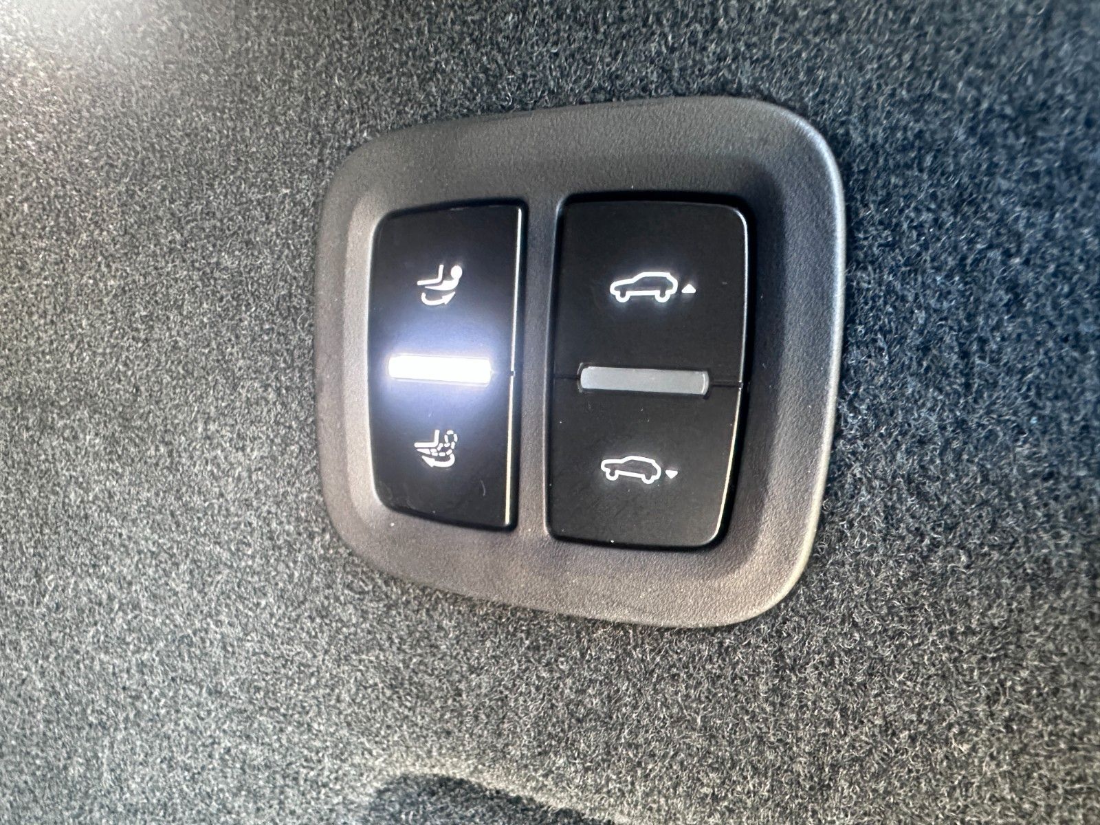 Fahrzeugabbildung Porsche Cayenne GTS | BOSE | SOFTCL.|PASM | 22"| Usw |