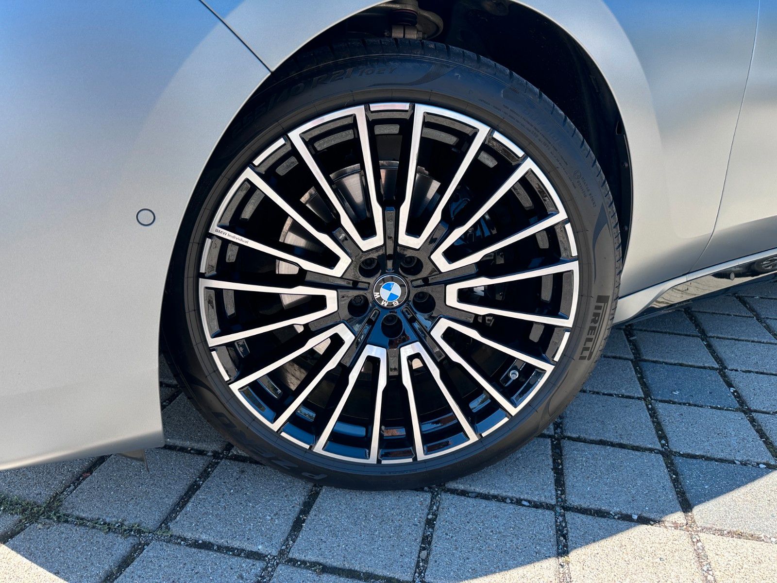 Fahrzeugabbildung BMW 740 d xDr M Sport |VOLLAUSSTATTUNG|MWST AUSWB.|