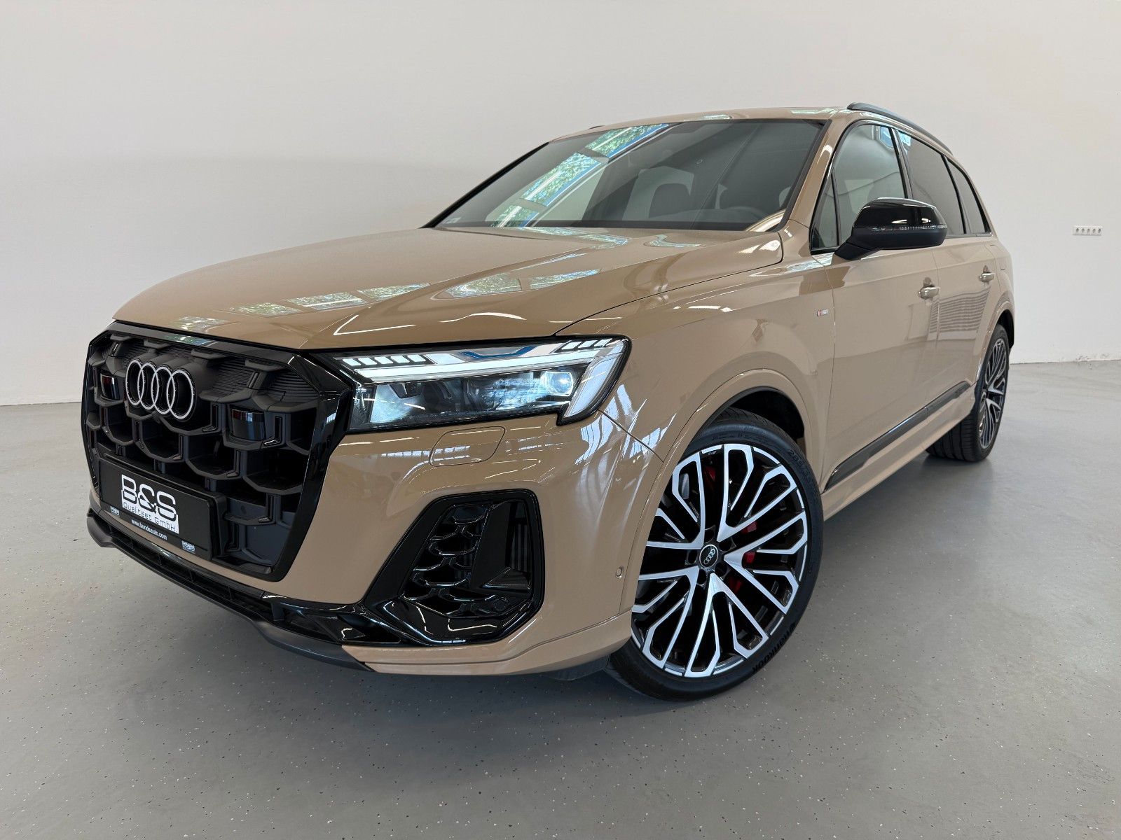 Audi Q7 TFSI e quattro 360 kW | S line | Mwst Ausw |