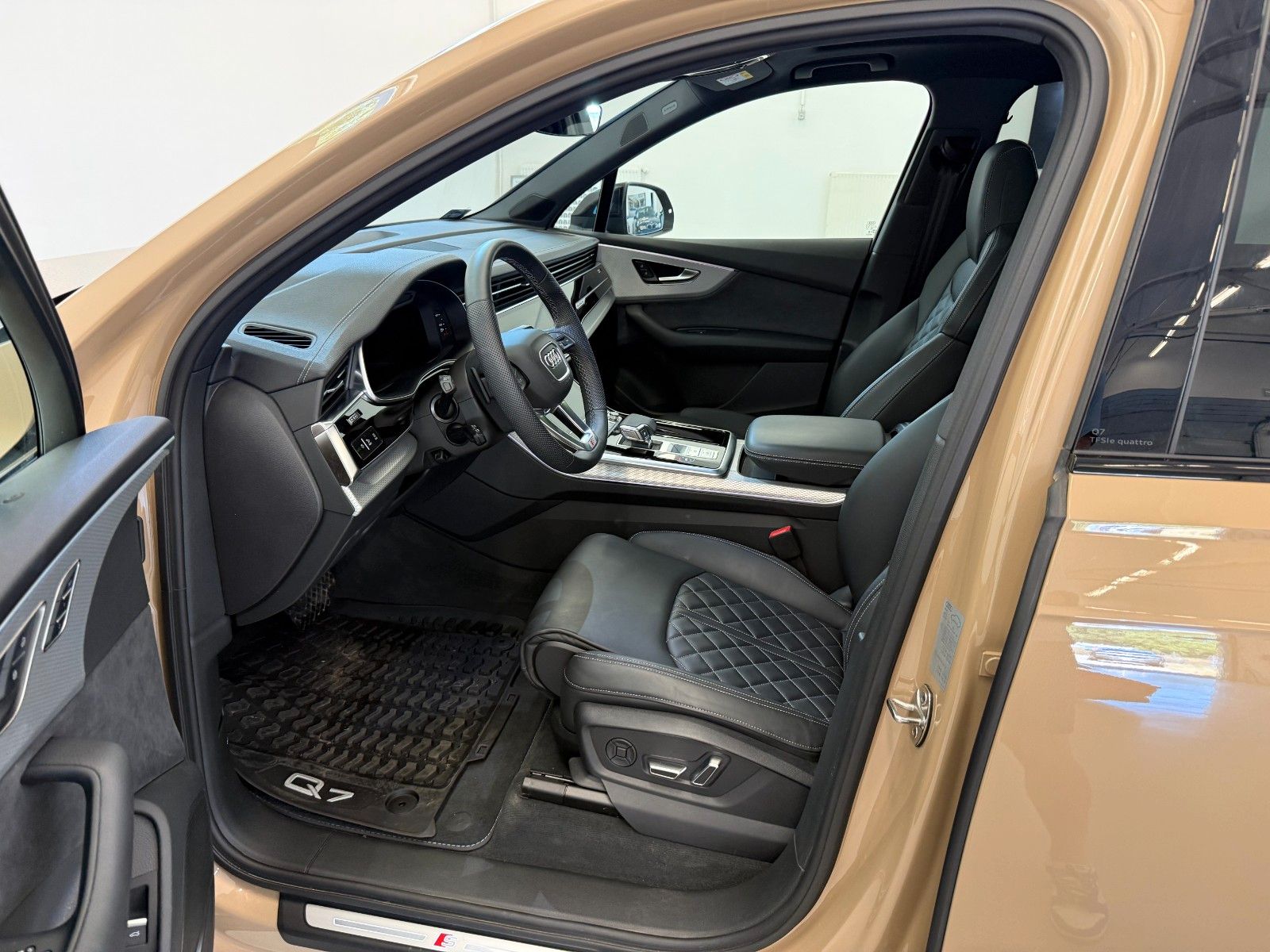 Fahrzeugabbildung Audi Q7 TFSI e quattro 360 kW | S line | Mwst Ausw |