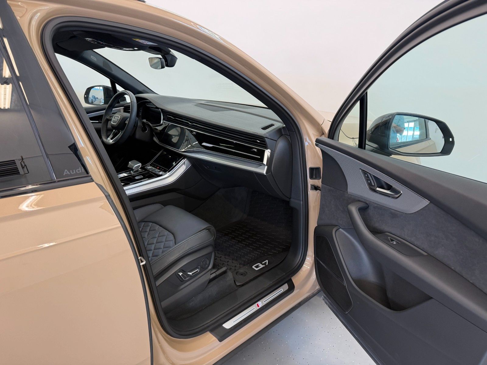 Fahrzeugabbildung Audi Q7 TFSI e quattro 360 kW | S line | Mwst Ausw |