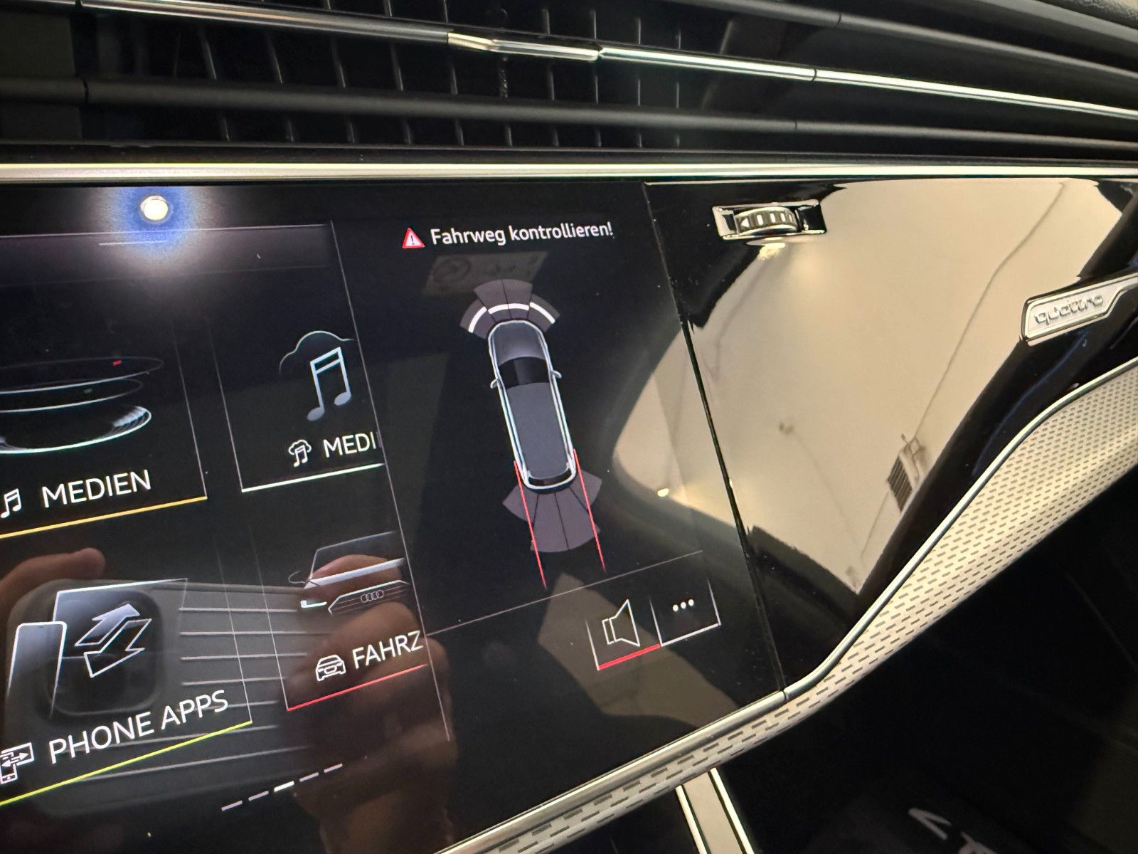 Fahrzeugabbildung Audi Q7 TFSI e quattro 360 kW | S line | Mwst Ausw |