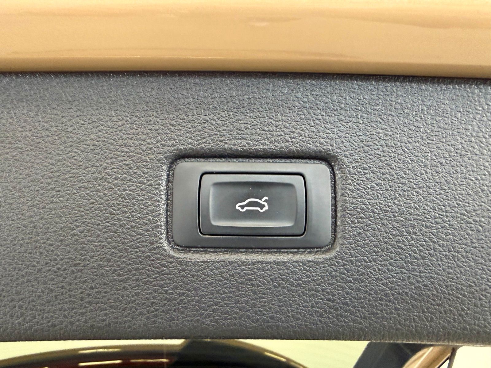 Fahrzeugabbildung Audi Q7 TFSI e quattro 360 kW | S line | Mwst Ausw |