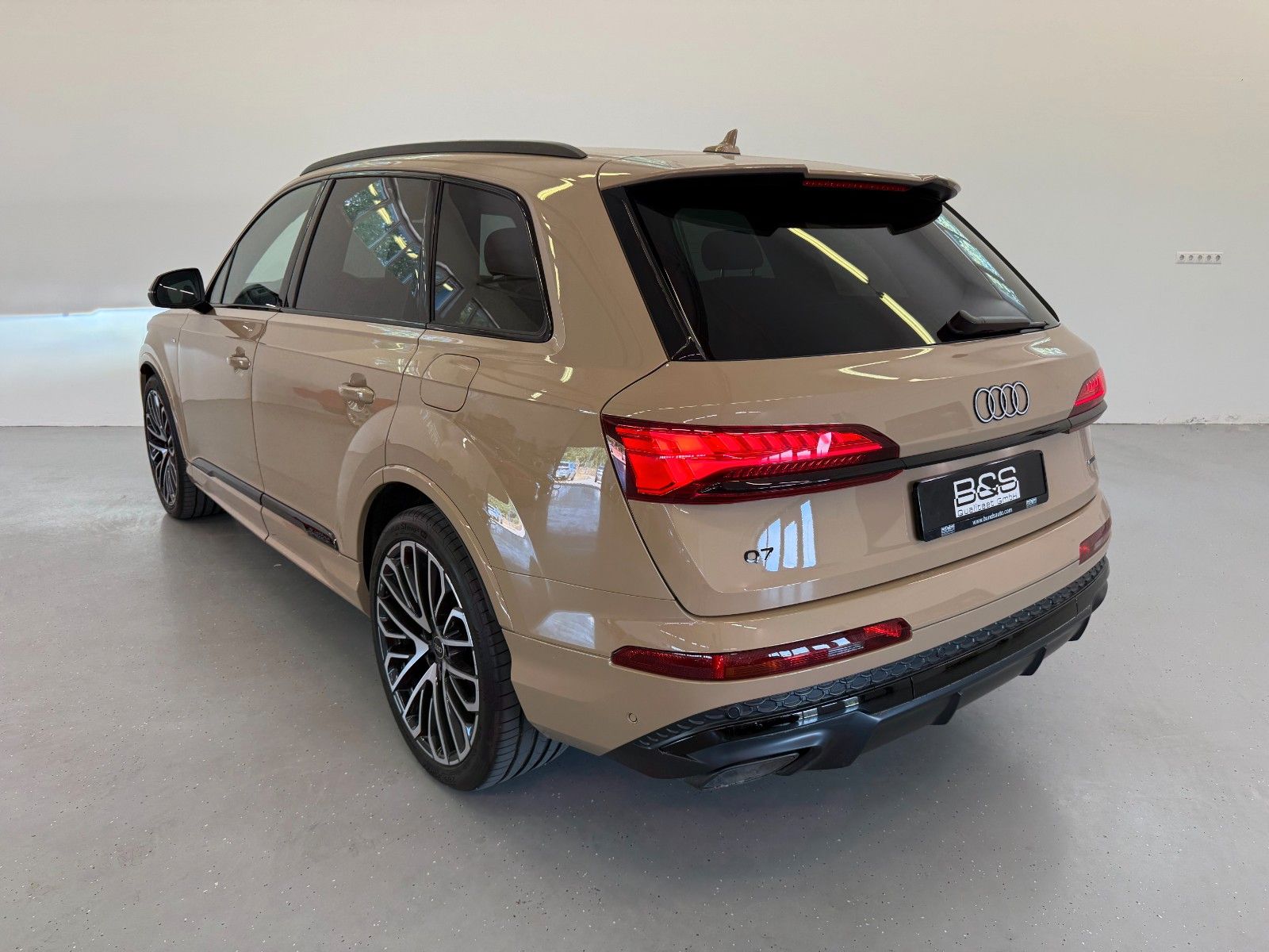 Fahrzeugabbildung Audi Q7 TFSI e quattro 360 kW | S line | Mwst Ausw |