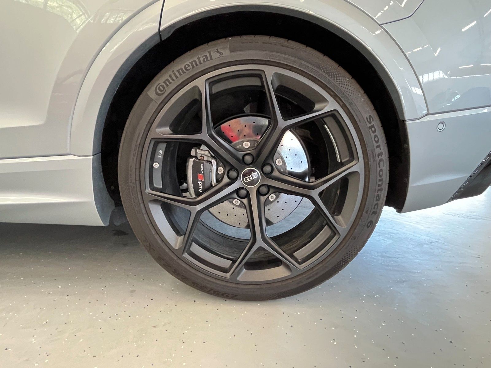 Fahrzeugabbildung Audi RS Q8 Performance 4.0 TFSI quattro | Mwst Ausw |