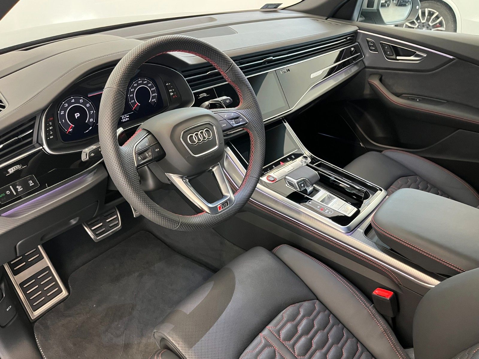 Fahrzeugabbildung Audi RS Q8 Performance 4.0 TFSI quattro | Mwst Ausw |