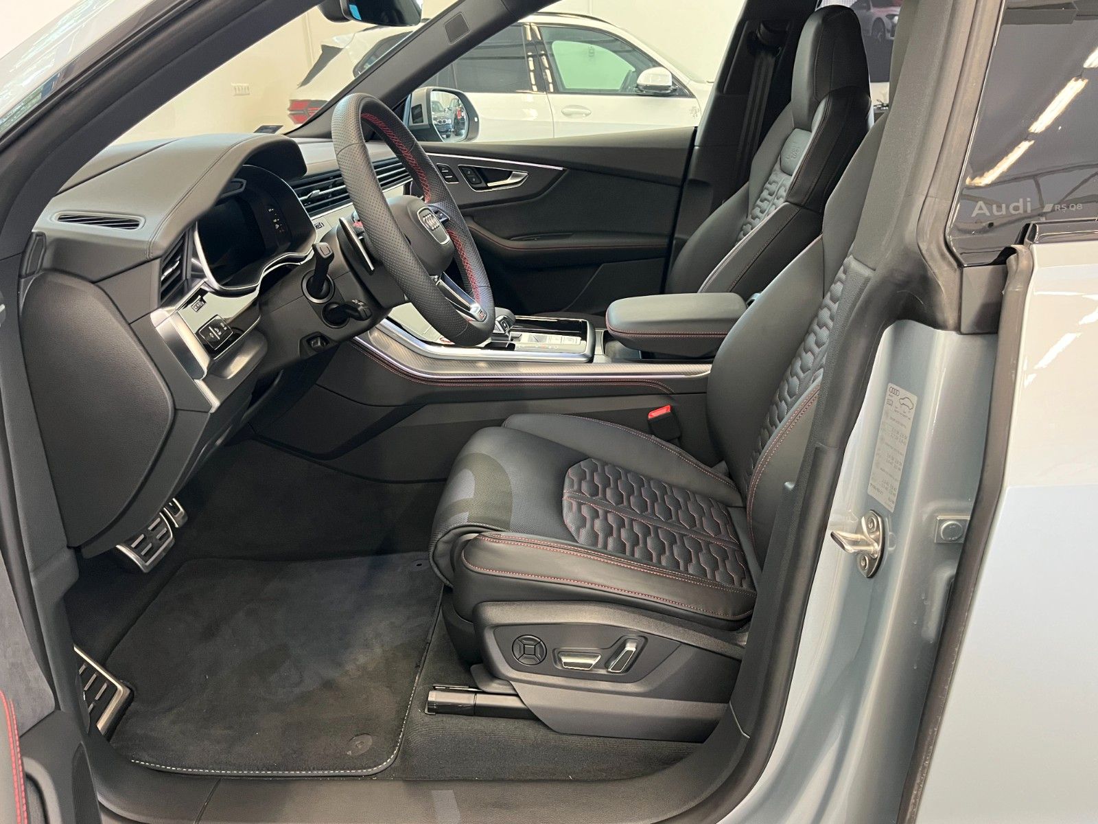 Fahrzeugabbildung Audi RS Q8 Performance 4.0 TFSI quattro | Mwst Ausw |