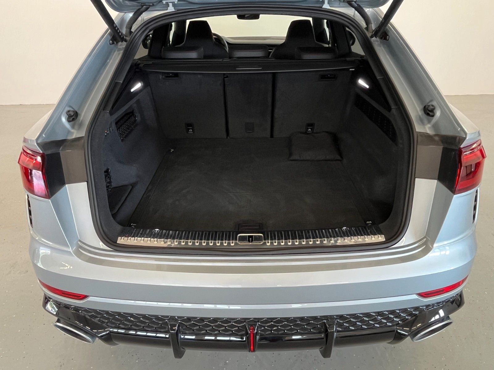Fahrzeugabbildung Audi RS Q8 Performance 4.0 TFSI quattro | Mwst Ausw |