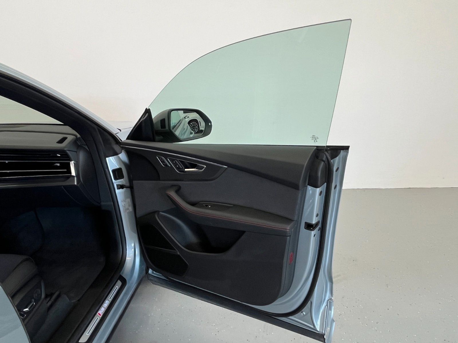 Fahrzeugabbildung Audi RS Q8 Performance 4.0 TFSI quattro | Mwst Ausw |