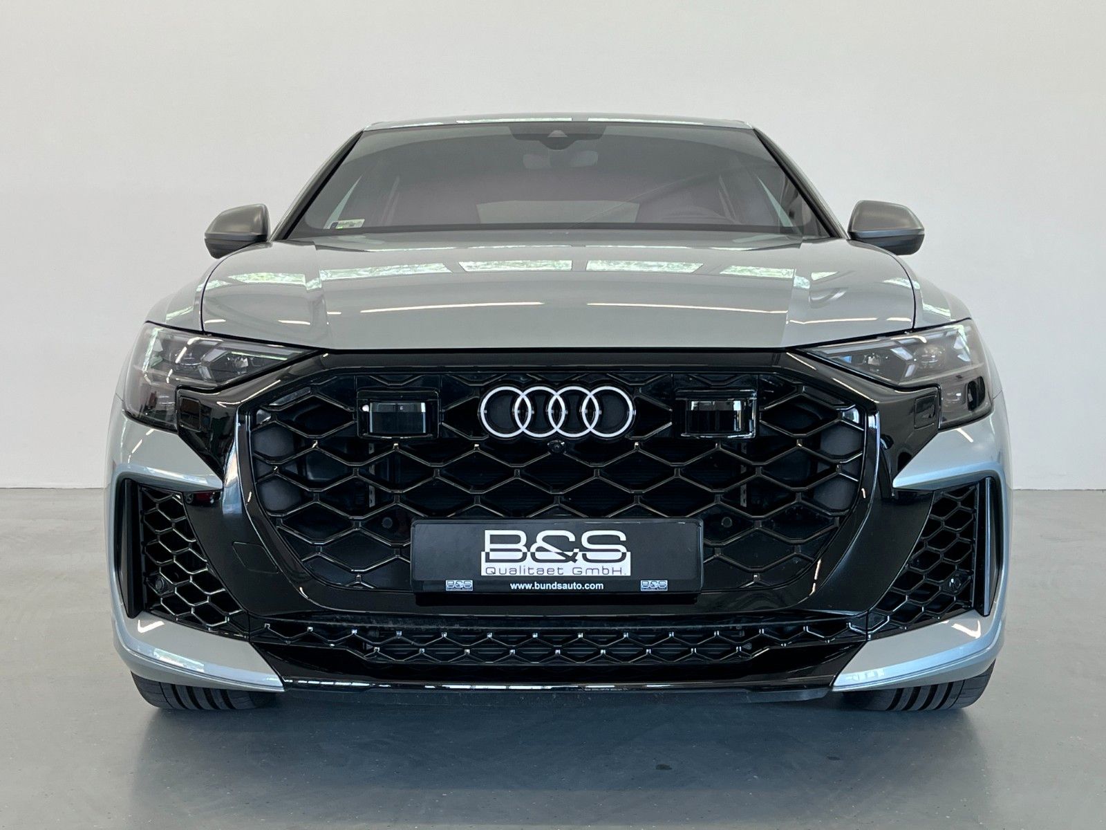 Fahrzeugabbildung Audi RS Q8 Performance 4.0 TFSI quattro | Mwst Ausw |