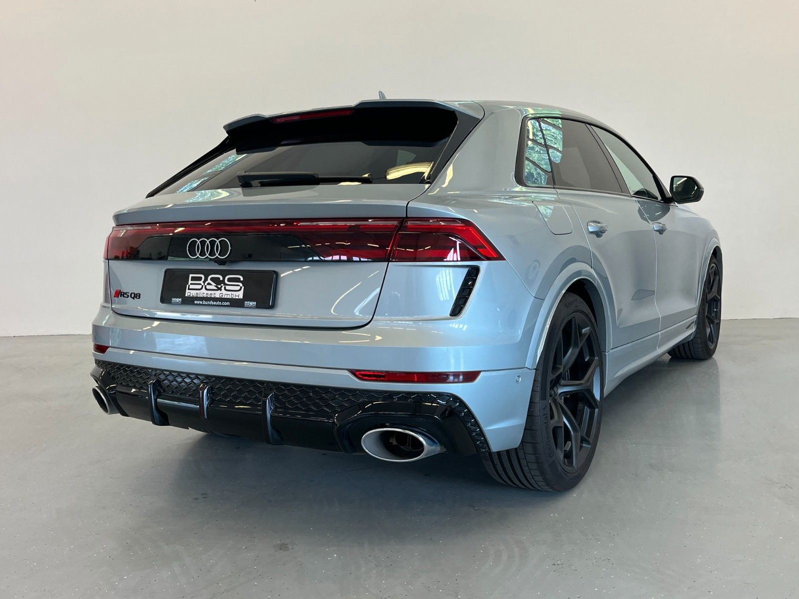 Fahrzeugabbildung Audi RS Q8 Performance 4.0 TFSI quattro | Mwst Ausw |