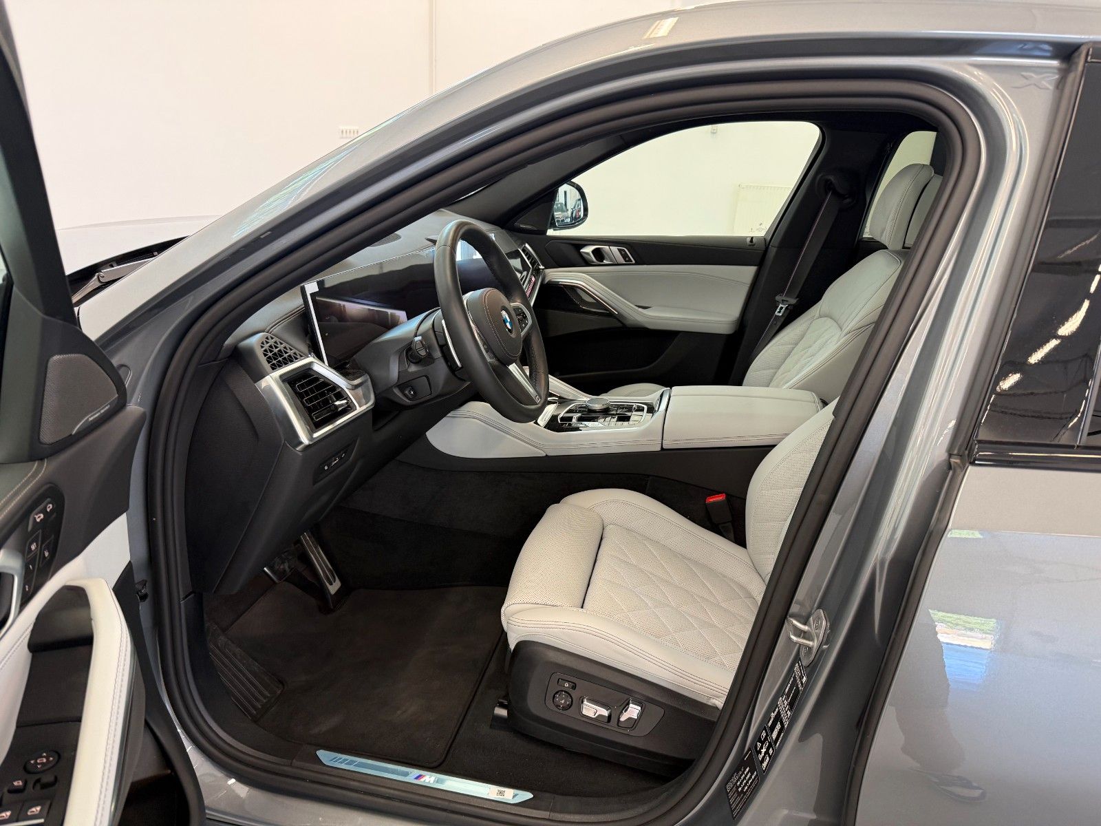 Fahrzeugabbildung BMW X6 30 d xDrive M Sport | Mwst Ausw|BMW Garanti|