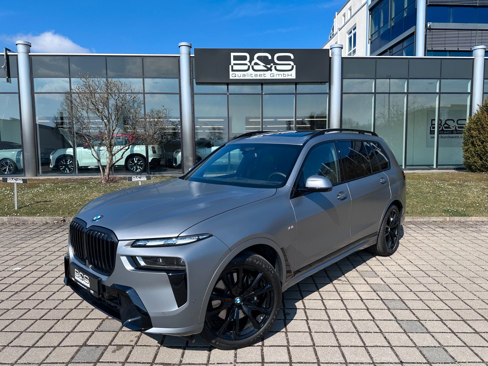 Fahrzeugabbildung BMW X7 xDr 40d M Sport |INDIVIDUAL|SKYL|22"|AHK
