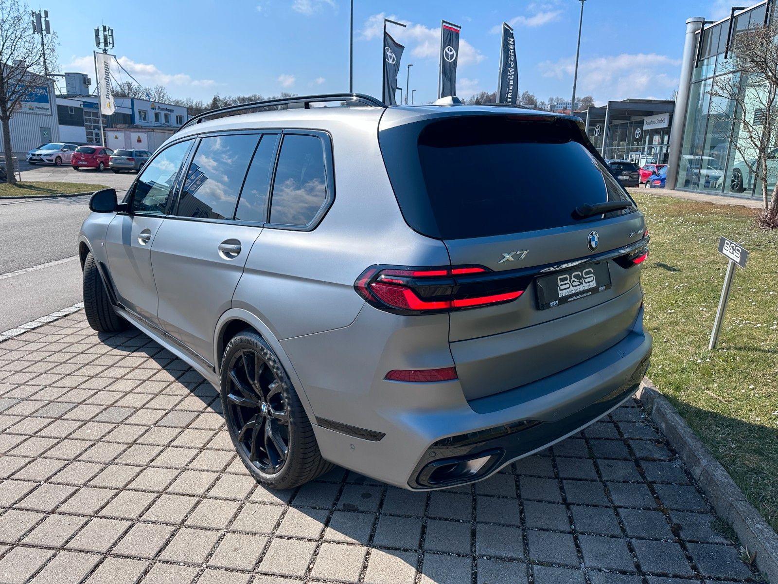 Fahrzeugabbildung BMW X7 xDr 40d M Sport |INDIVIDUAL|SKYL|22"|AHK