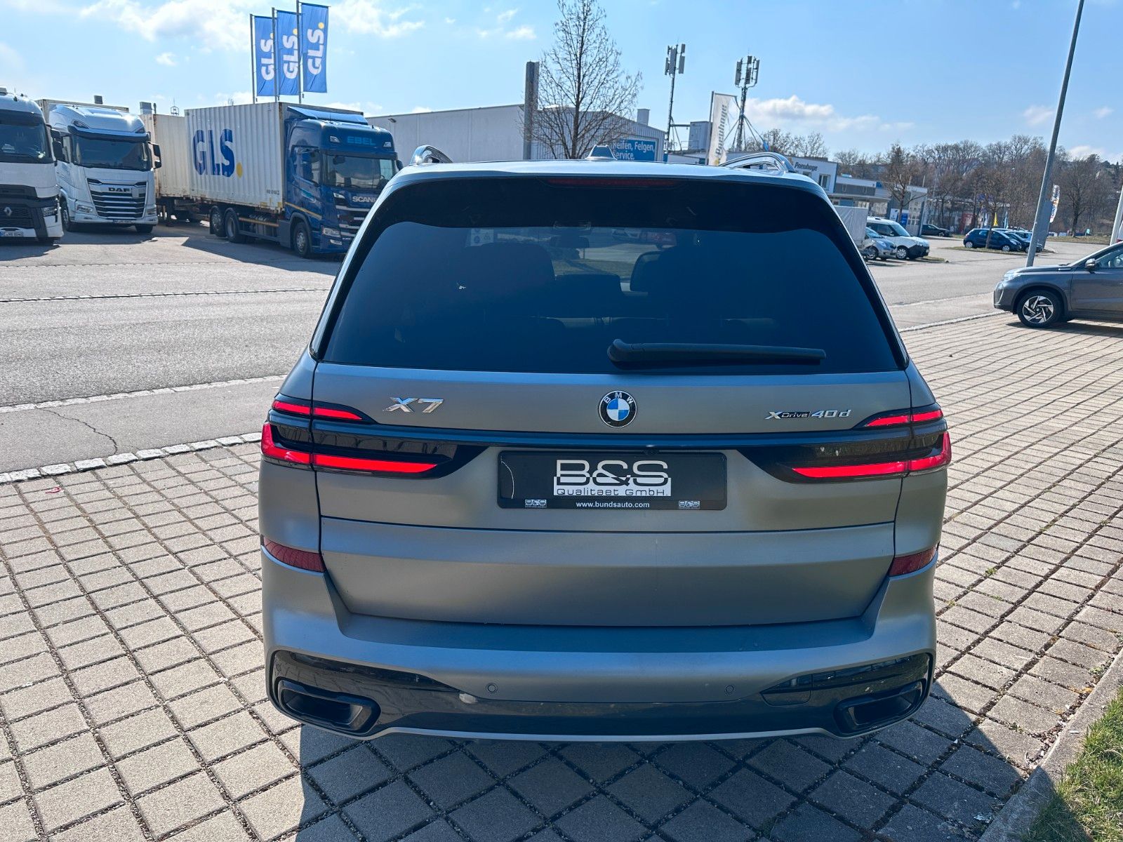Fahrzeugabbildung BMW X7 xDr 40d M Sport |INDIVIDUAL|SKYL|22"|AHK