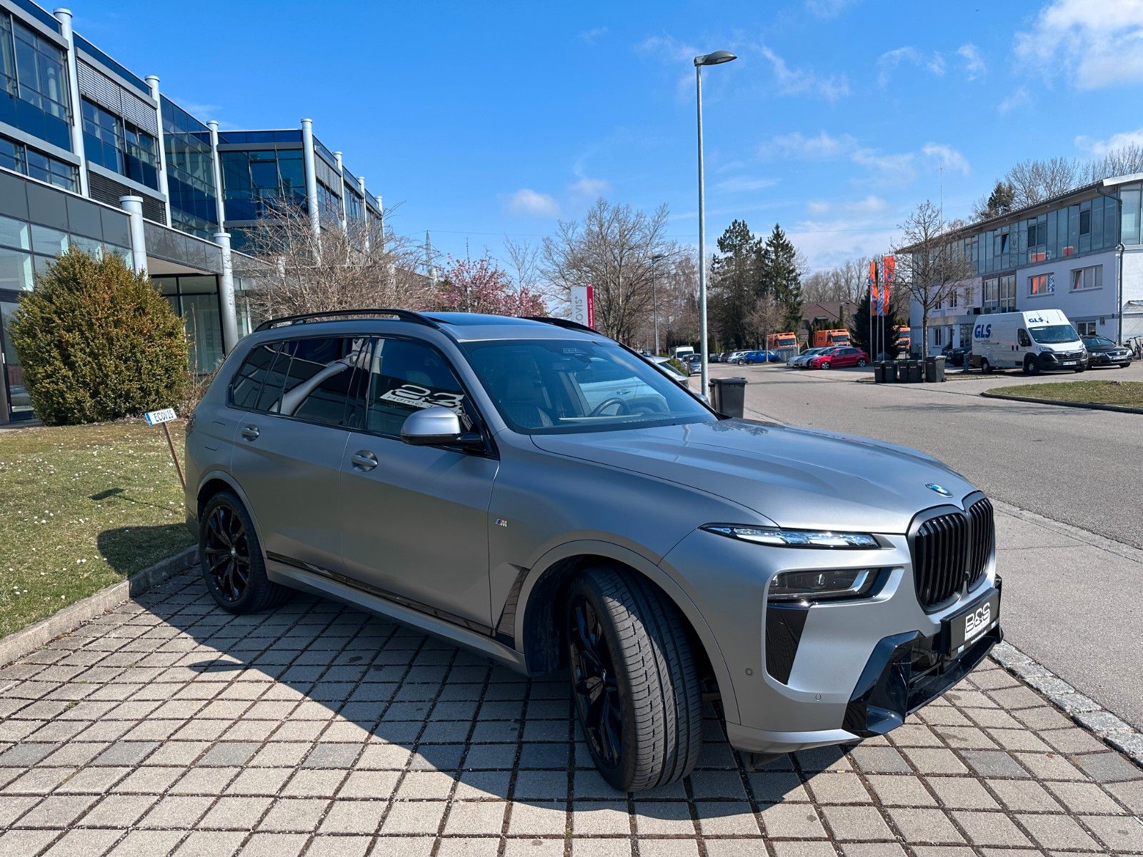 Fahrzeugabbildung BMW X7 xDr 40d M Sport |INDIVIDUAL|SKYL|22"|AHK