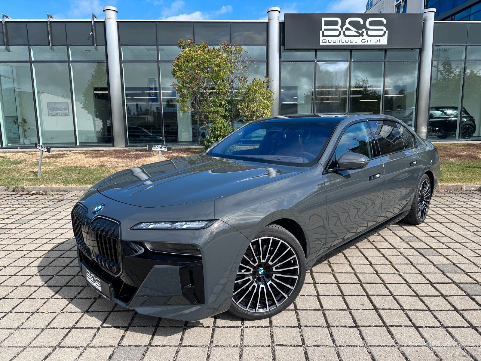 Fahrzeugabbildung BMW 740d xDr M Sport|VOLLAUSSTATTUNG|MWST AUSWB.|