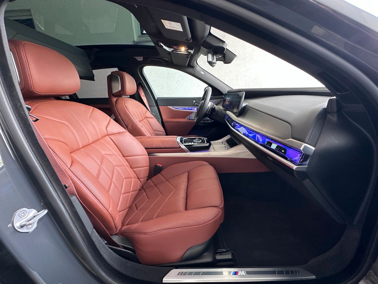 Fahrzeugabbildung BMW 740d xDr M Sport|VOLLAUSSTATTUNG|MWST AUSWB.|