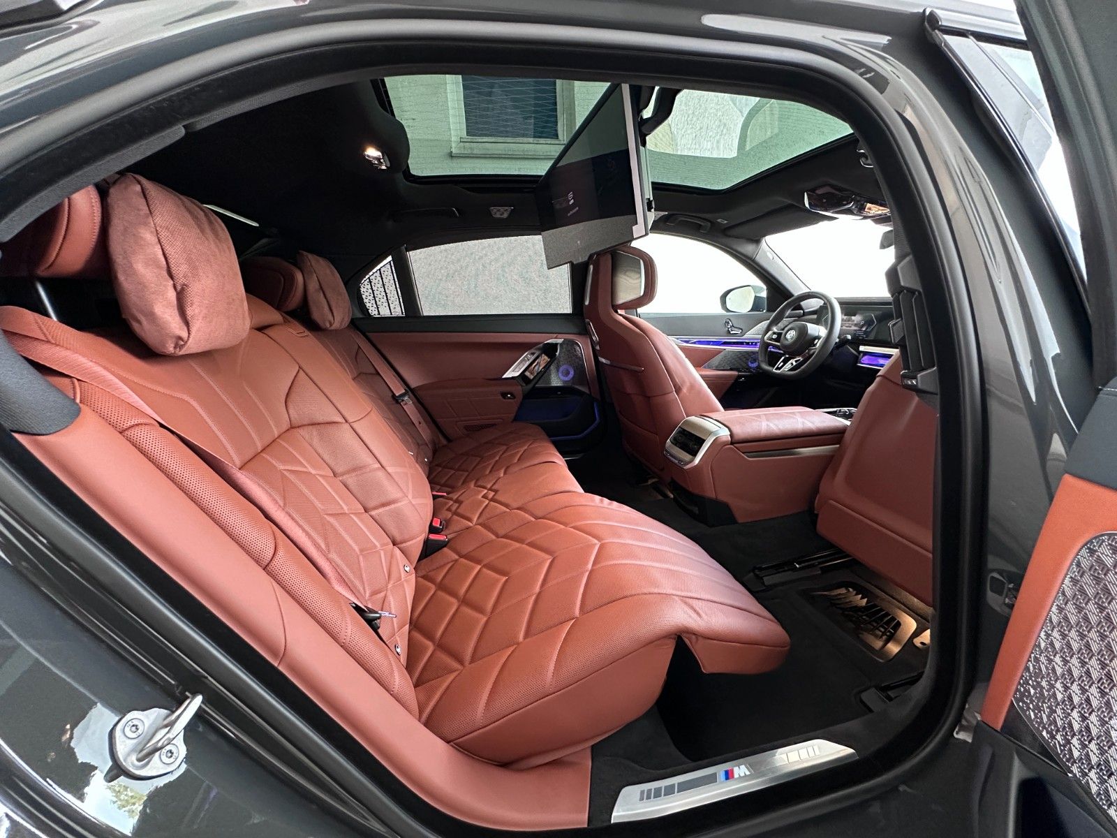 Fahrzeugabbildung BMW 740d xDr M Sport|VOLLAUSSTATTUNG|MWST AUSWB.|