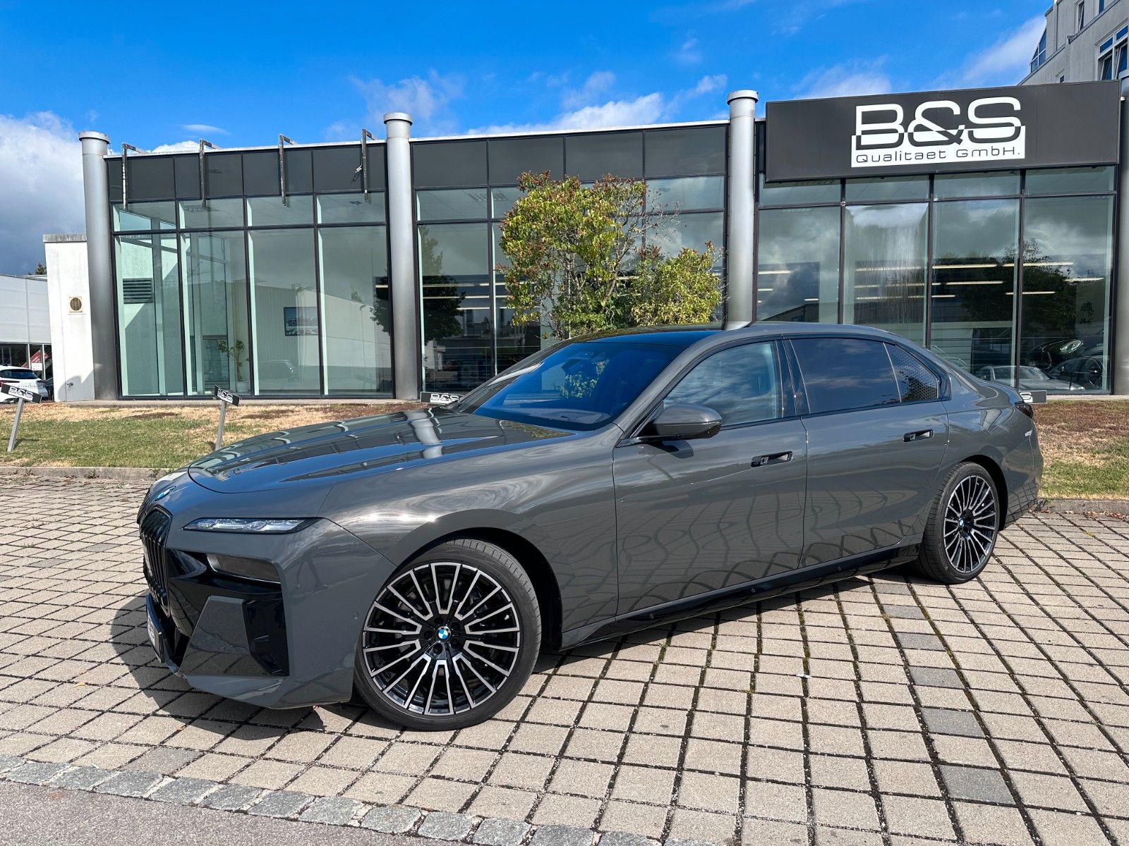 Fahrzeugabbildung BMW 740d xDr M Sport|VOLLAUSSTATTUNG|MWST AUSWB.|