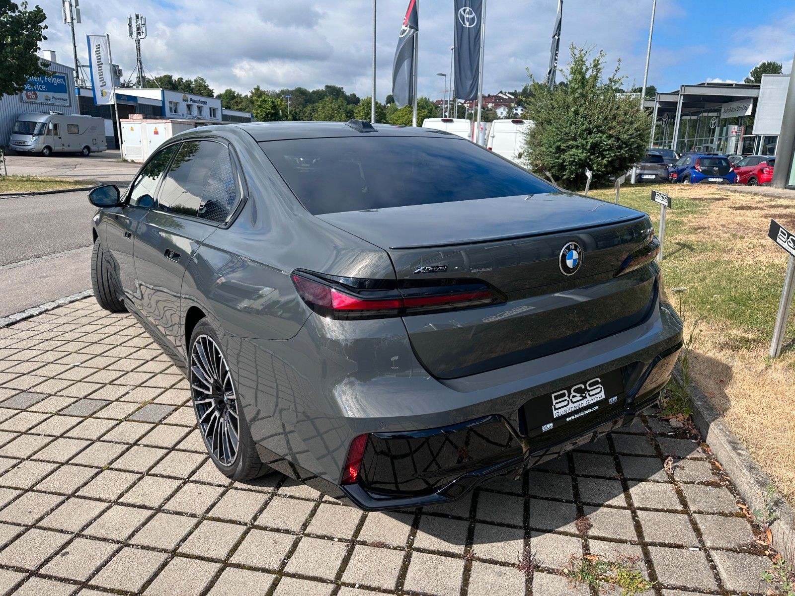 Fahrzeugabbildung BMW 740d xDr M Sport|VOLLAUSSTATTUNG|MWST AUSWB.|