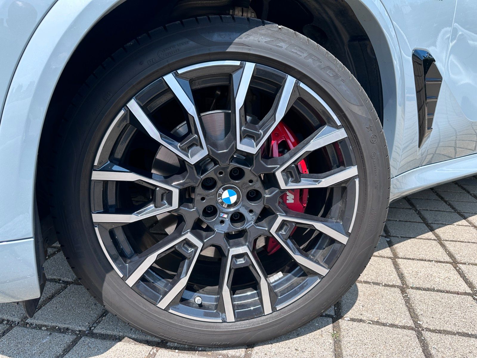Fahrzeugabbildung BMW X5 30 d xDrive M Sport | Mwst Ausw| B&W | LUFT |