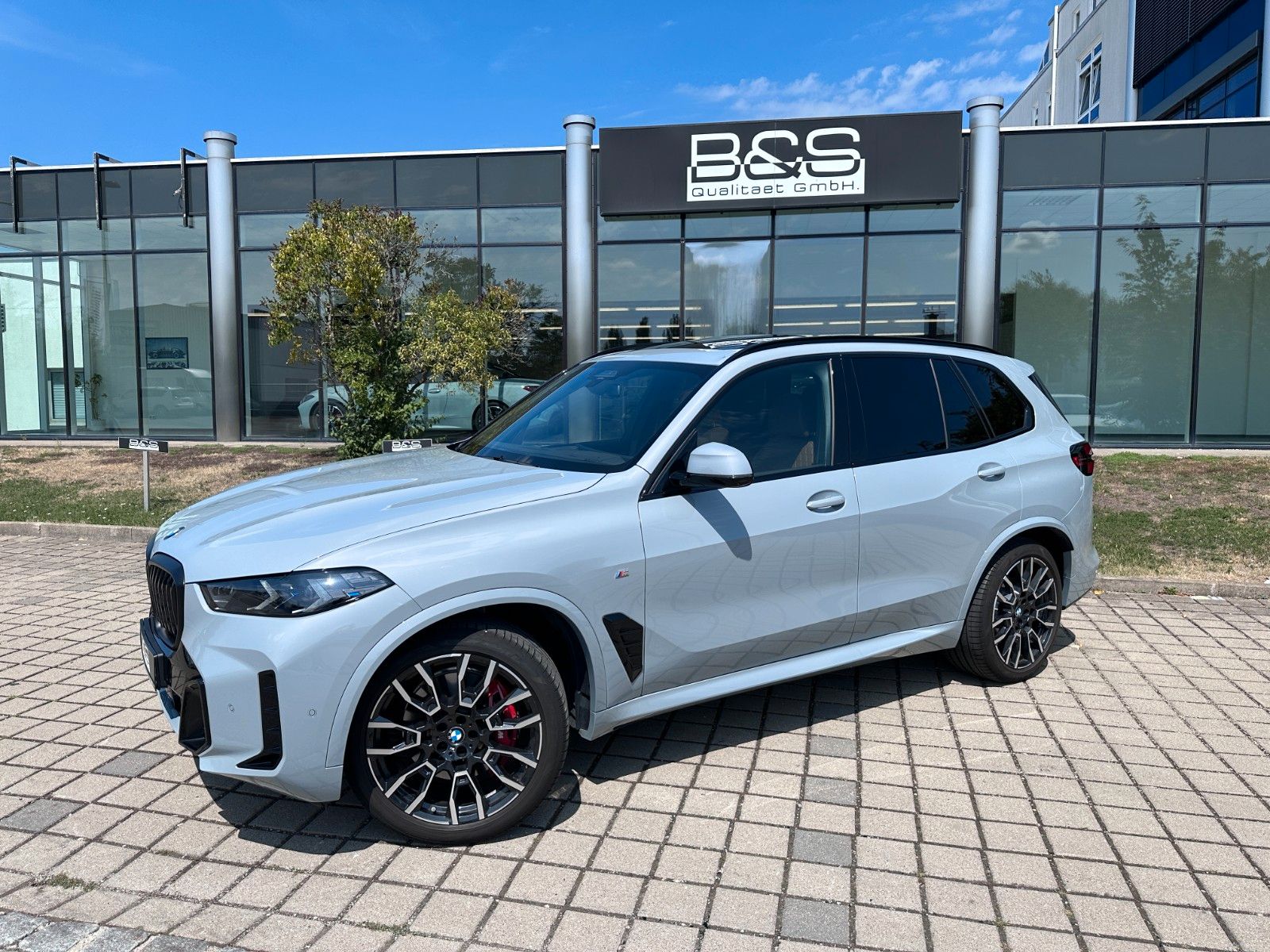 Fahrzeugabbildung BMW X5 30 d xDrive M Sport | Mwst Ausw| B&W | LUFT |