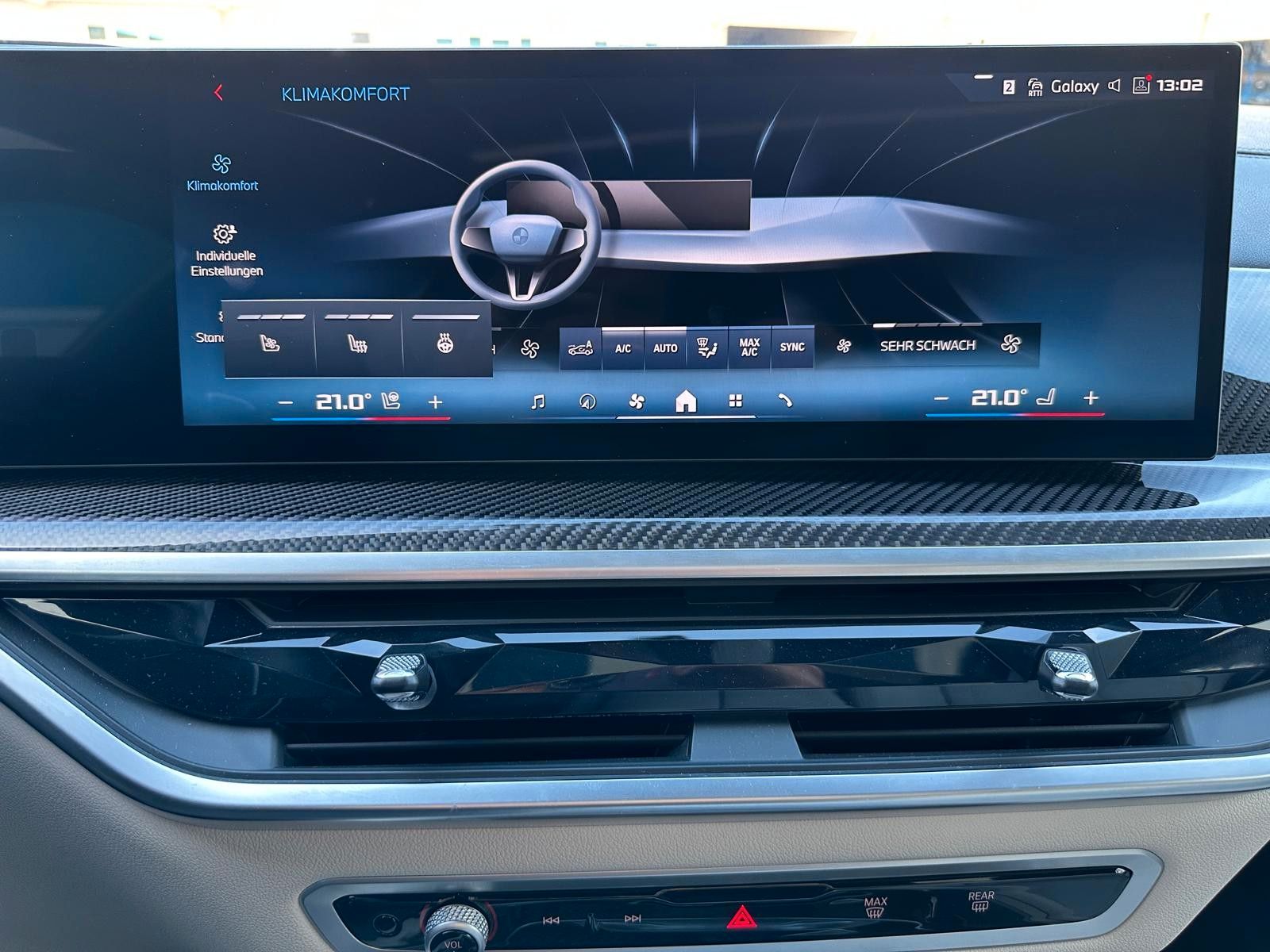 Fahrzeugabbildung BMW X6 M60i xDrive ACC|HUD|PANO|HARMAN|AHK|