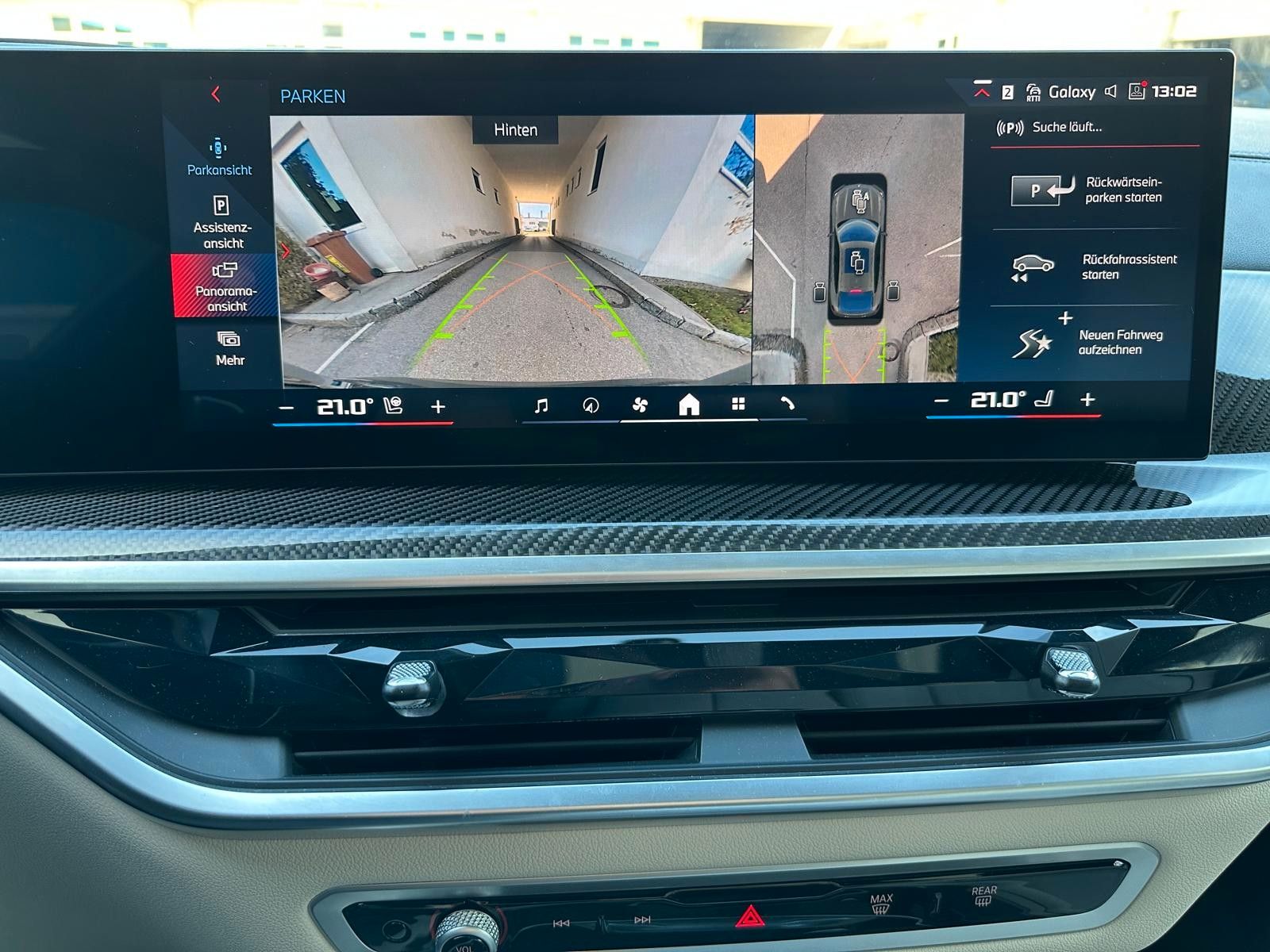 Fahrzeugabbildung BMW X6 M60i xDrive ACC|HUD|PANO|HARMAN|AHK|