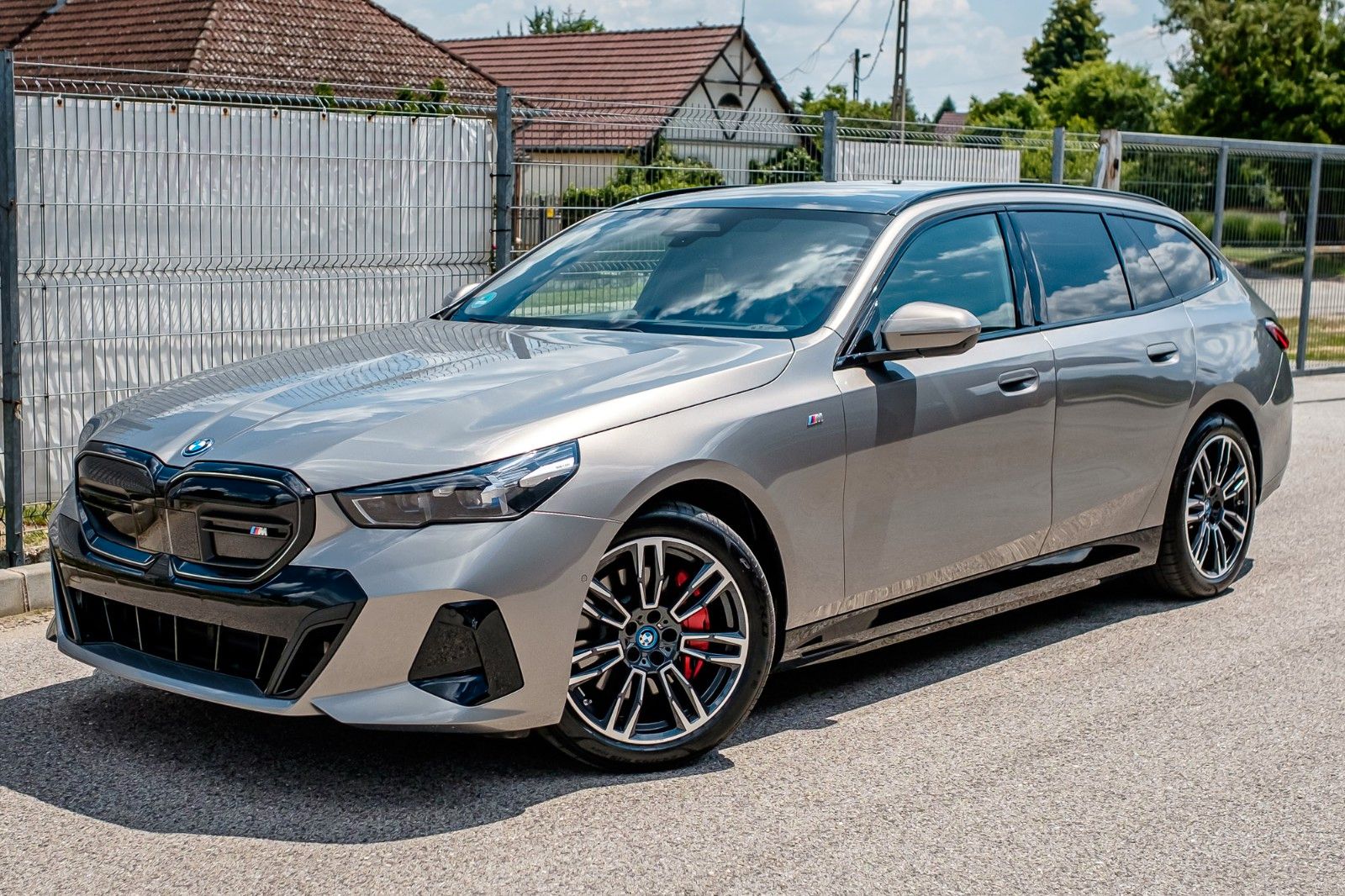 Fahrzeugabbildung BMW i5 Touring 40 eDrive M Sport |ACC|HUD|PANO|H&K|