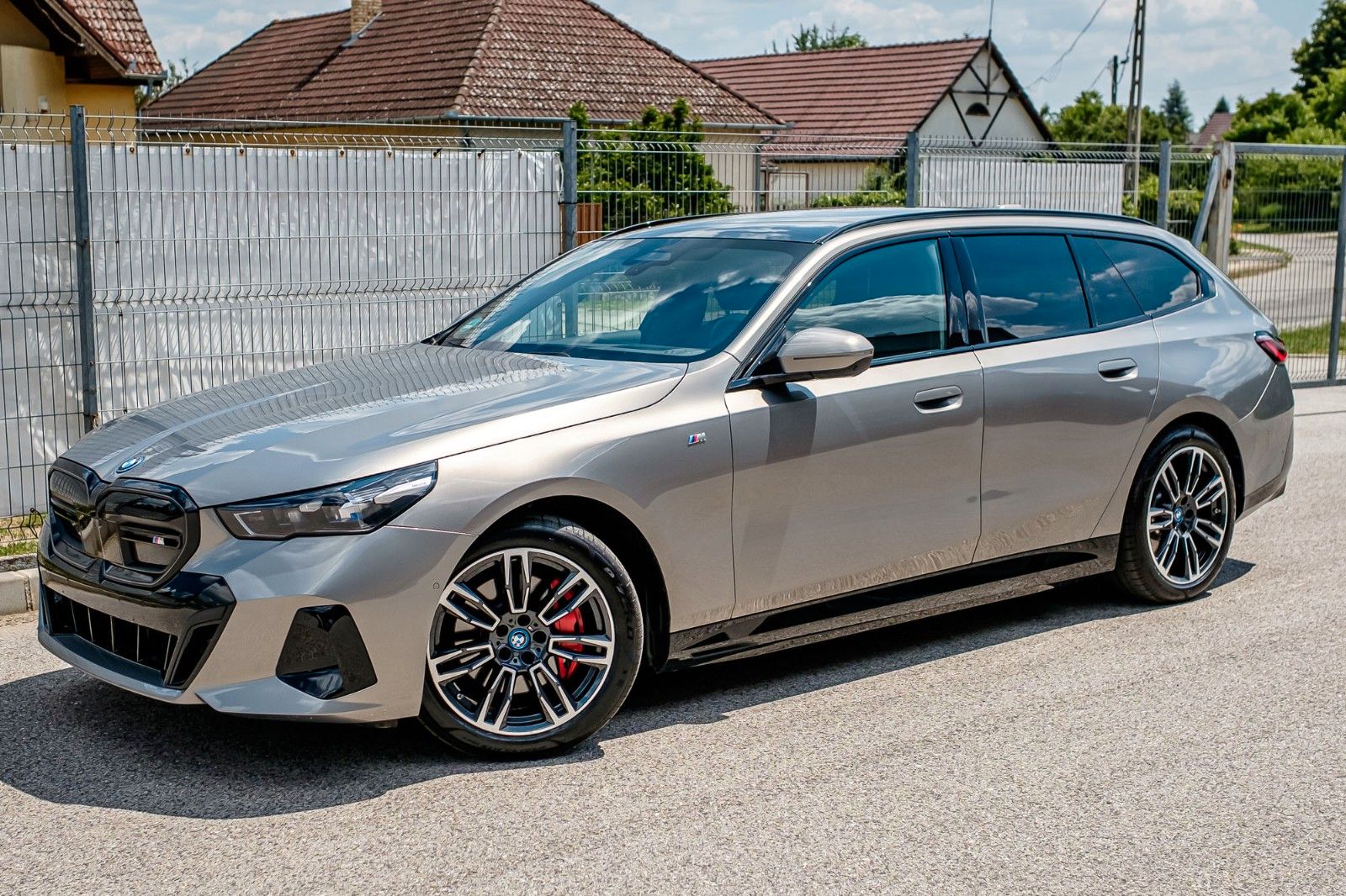 Fahrzeugabbildung BMW i5 Touring 40 eDrive M Sport |ACC|HUD|PANO|H&K|