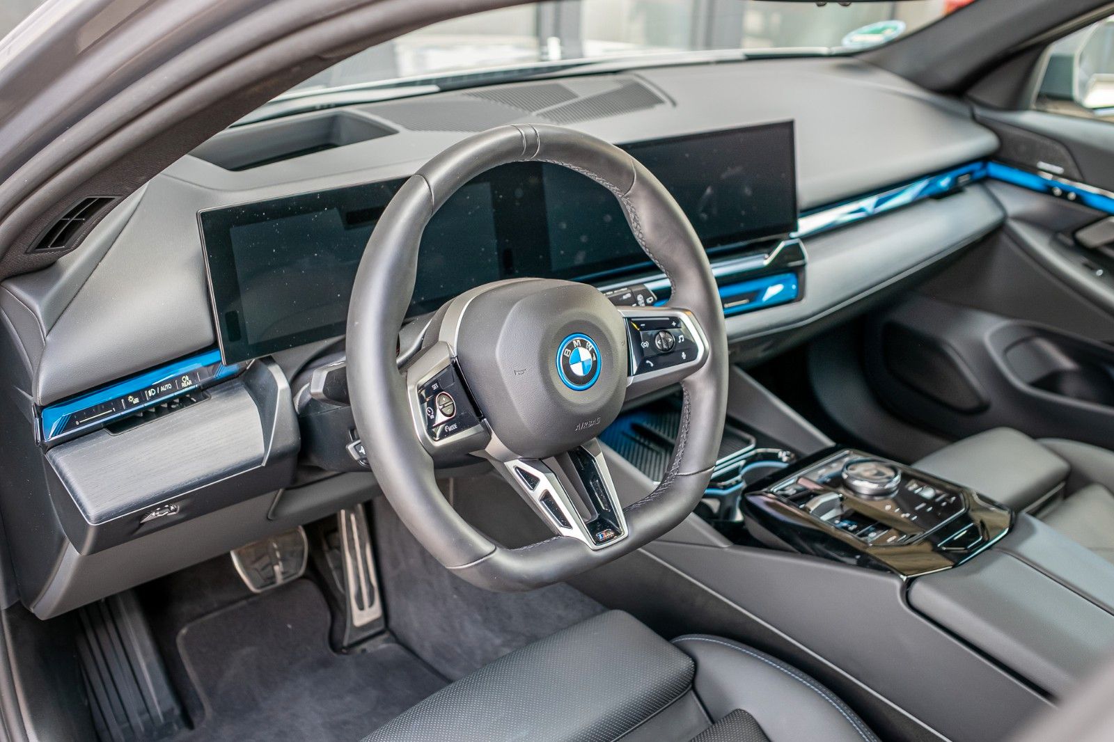 Fahrzeugabbildung BMW i5 Touring 40 eDrive M Sport |ACC|HUD|PANO|H&K|