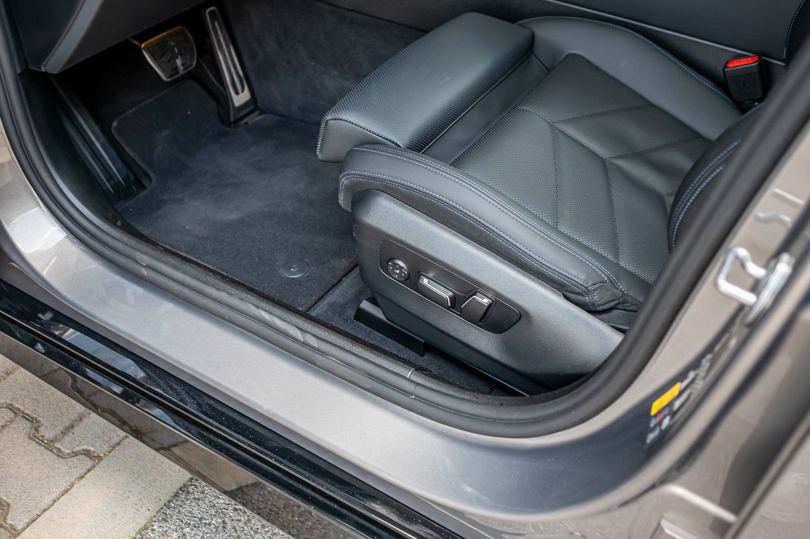 Fahrzeugabbildung BMW i5 Touring 40 eDrive M Sport |ACC|HUD|PANO|H&K|