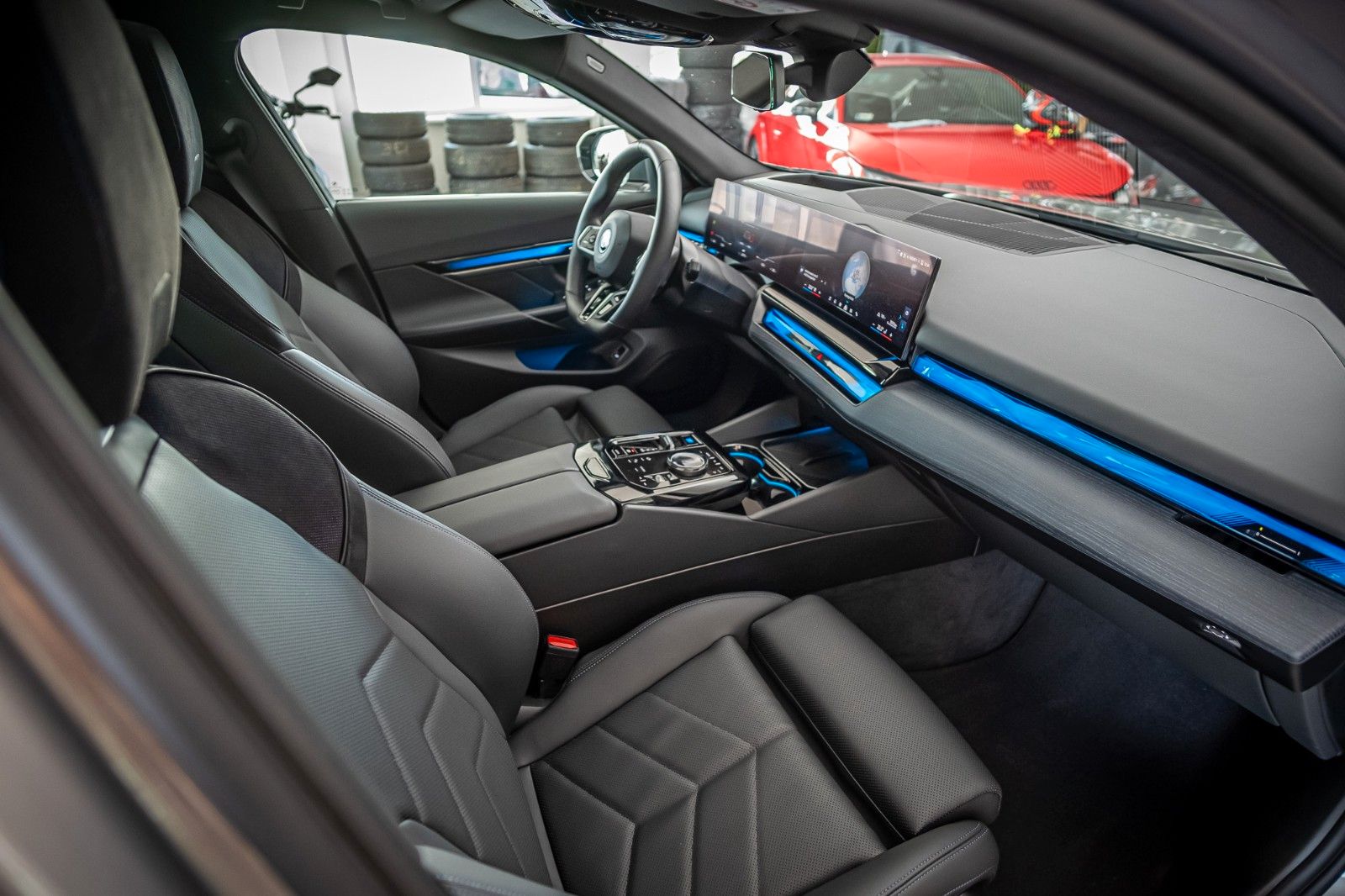 Fahrzeugabbildung BMW i5 Touring 40 eDrive M Sport |ACC|HUD|PANO|H&K|