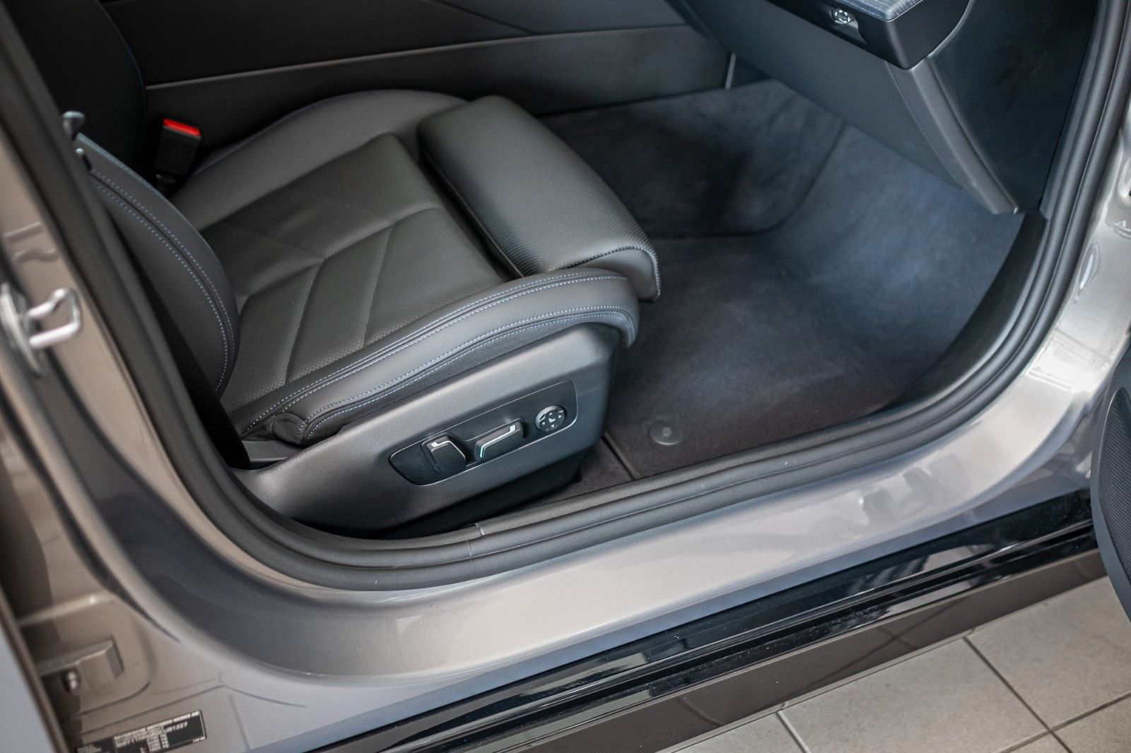 Fahrzeugabbildung BMW i5 Touring 40 eDrive M Sport |ACC|HUD|PANO|H&K|