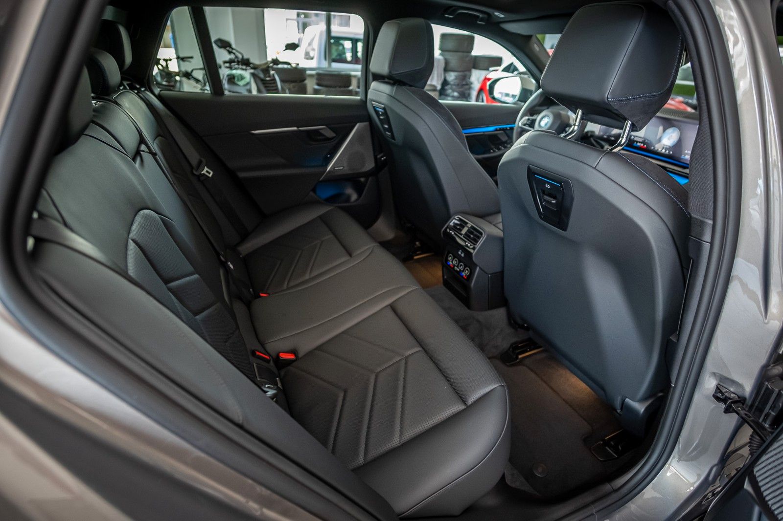 Fahrzeugabbildung BMW i5 Touring 40 eDrive M Sport |ACC|HUD|PANO|H&K|