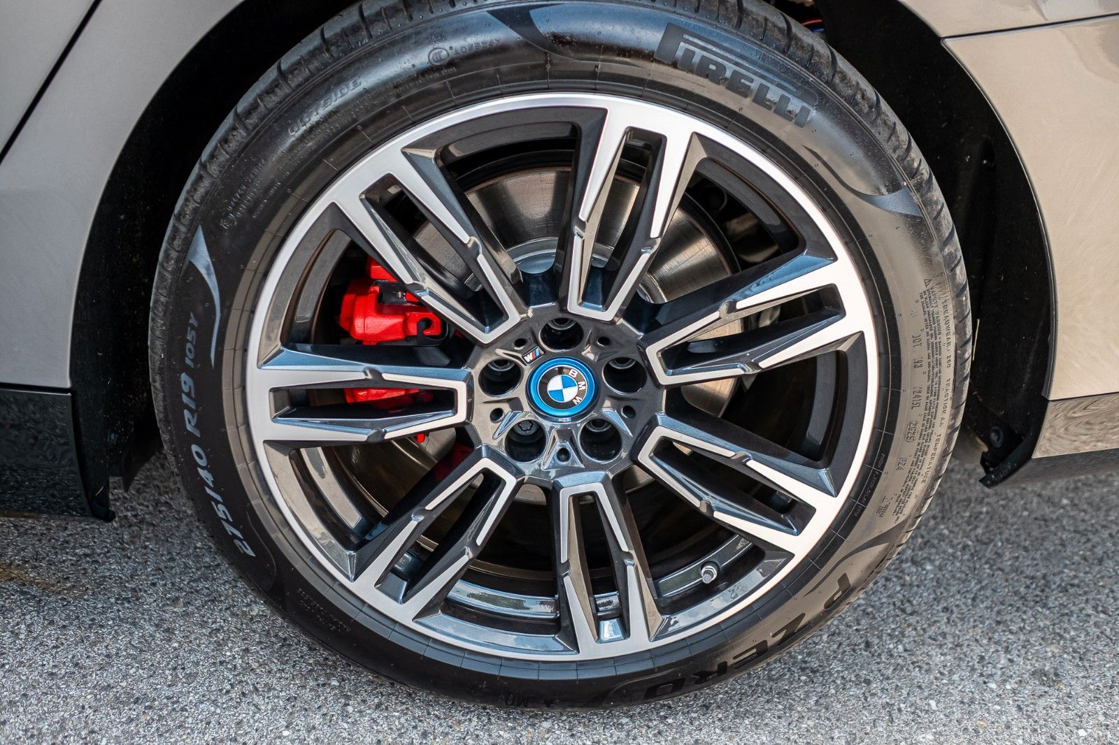 Fahrzeugabbildung BMW i5 Touring 40 eDrive M Sport |ACC|HUD|PANO|H&K|