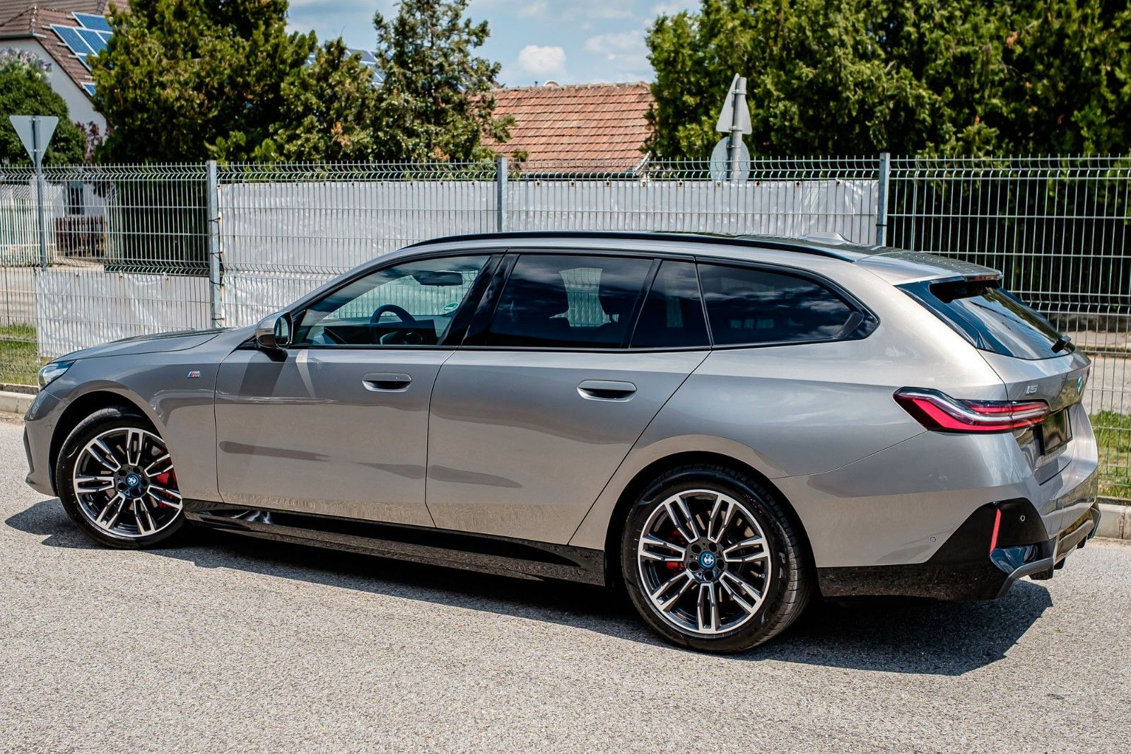 Fahrzeugabbildung BMW i5 Touring 40 eDrive M Sport |ACC|HUD|PANO|H&K|