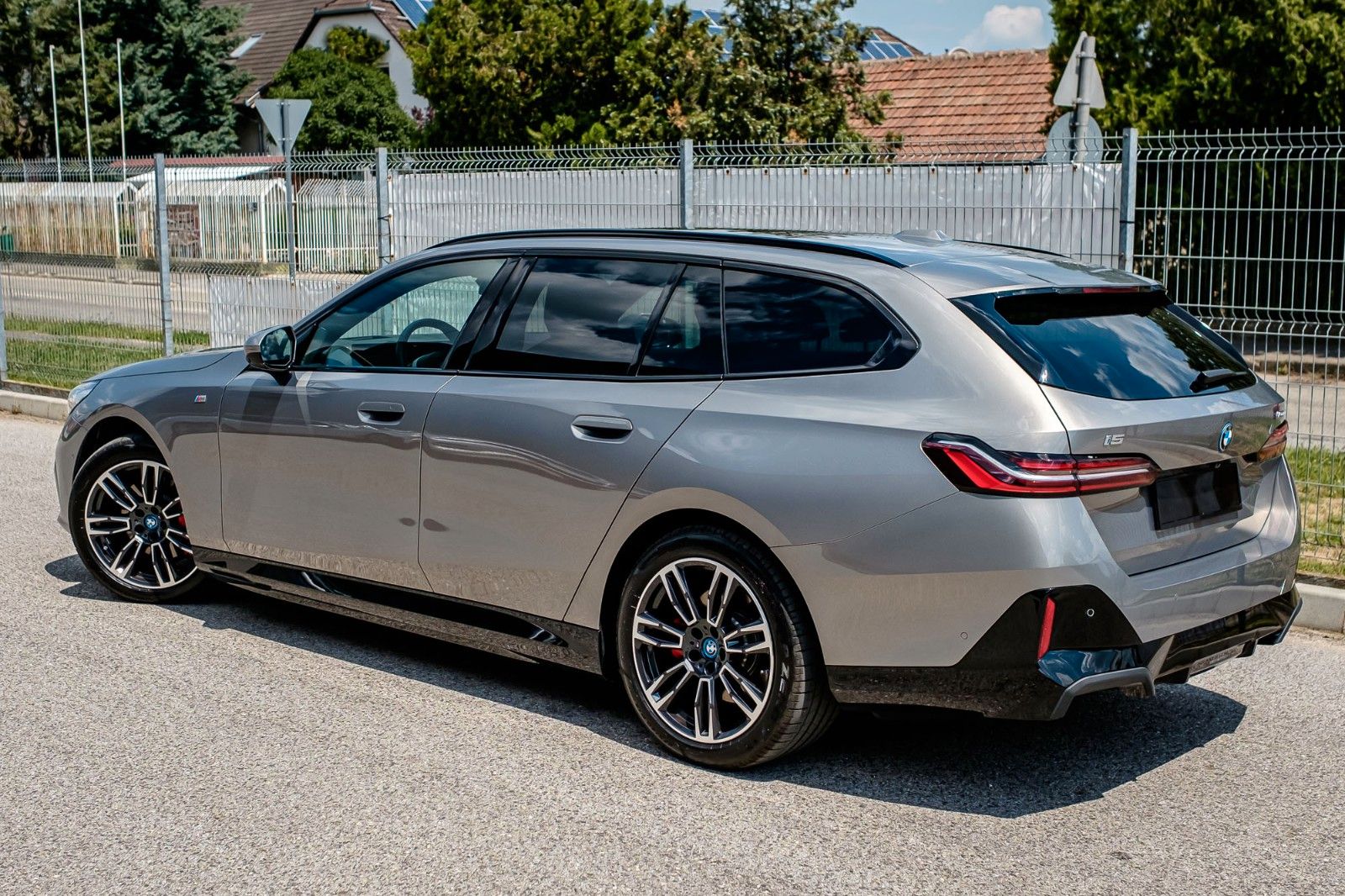Fahrzeugabbildung BMW i5 Touring 40 eDrive M Sport |ACC|HUD|PANO|H&K|