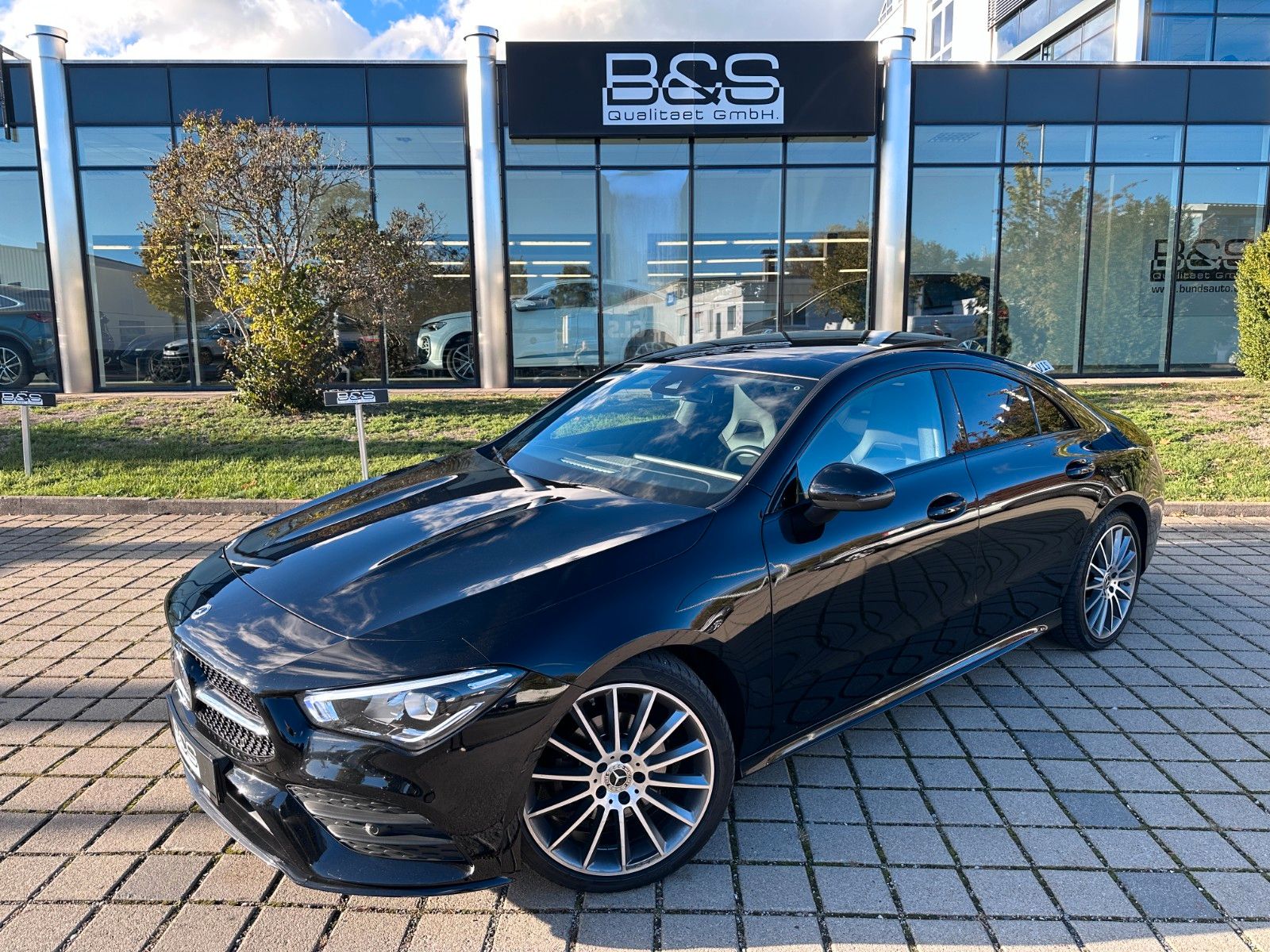 Fahrzeugabbildung Mercedes-Benz CLA 180 d AMG line |PANO|19 "|Ambiente-Bel.|