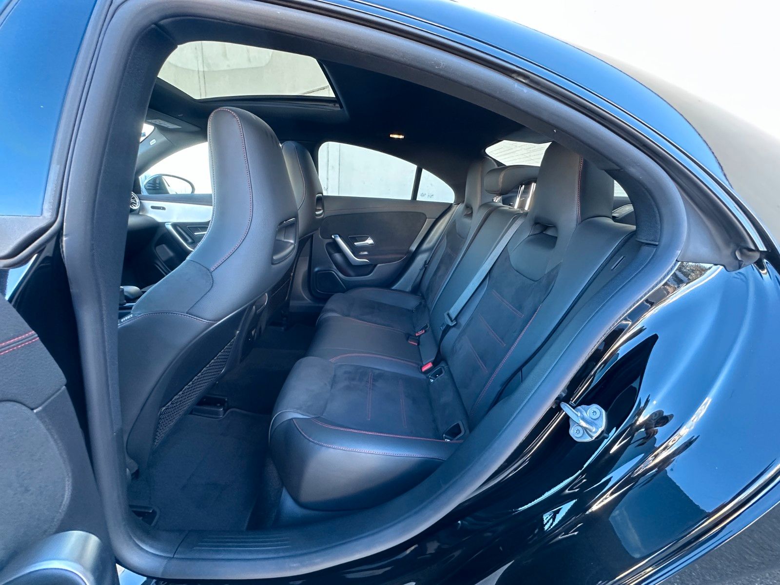 Fahrzeugabbildung Mercedes-Benz CLA 180 d AMG line |PANO|19 "|Ambiente-Bel.|