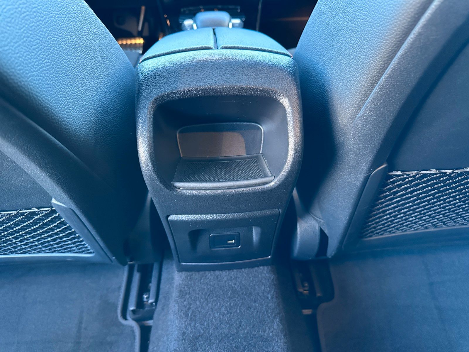 Fahrzeugabbildung Mercedes-Benz CLA 180 d AMG line |PANO|19 "|Ambiente-Bel.|