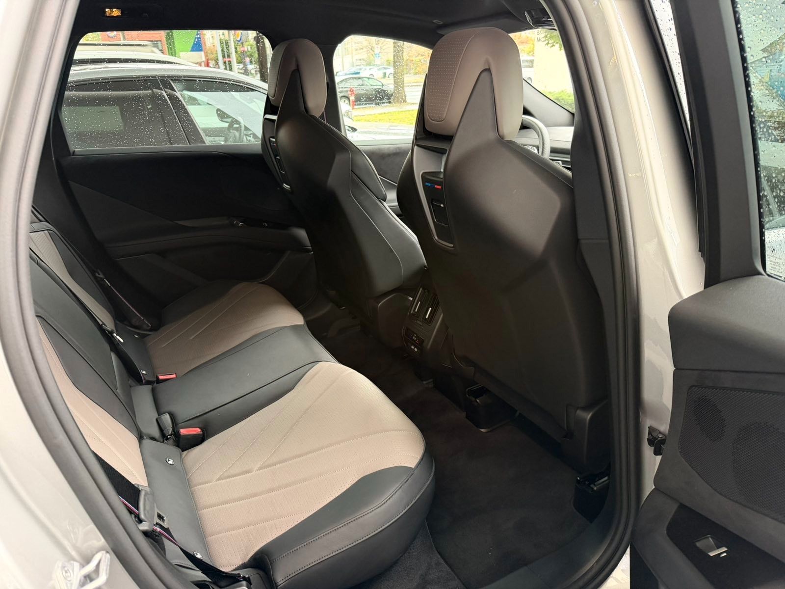 Fahrzeugabbildung BMW iX3 50 xDrive,M Sport Pro,Pano,Harman,3D HUD,22"