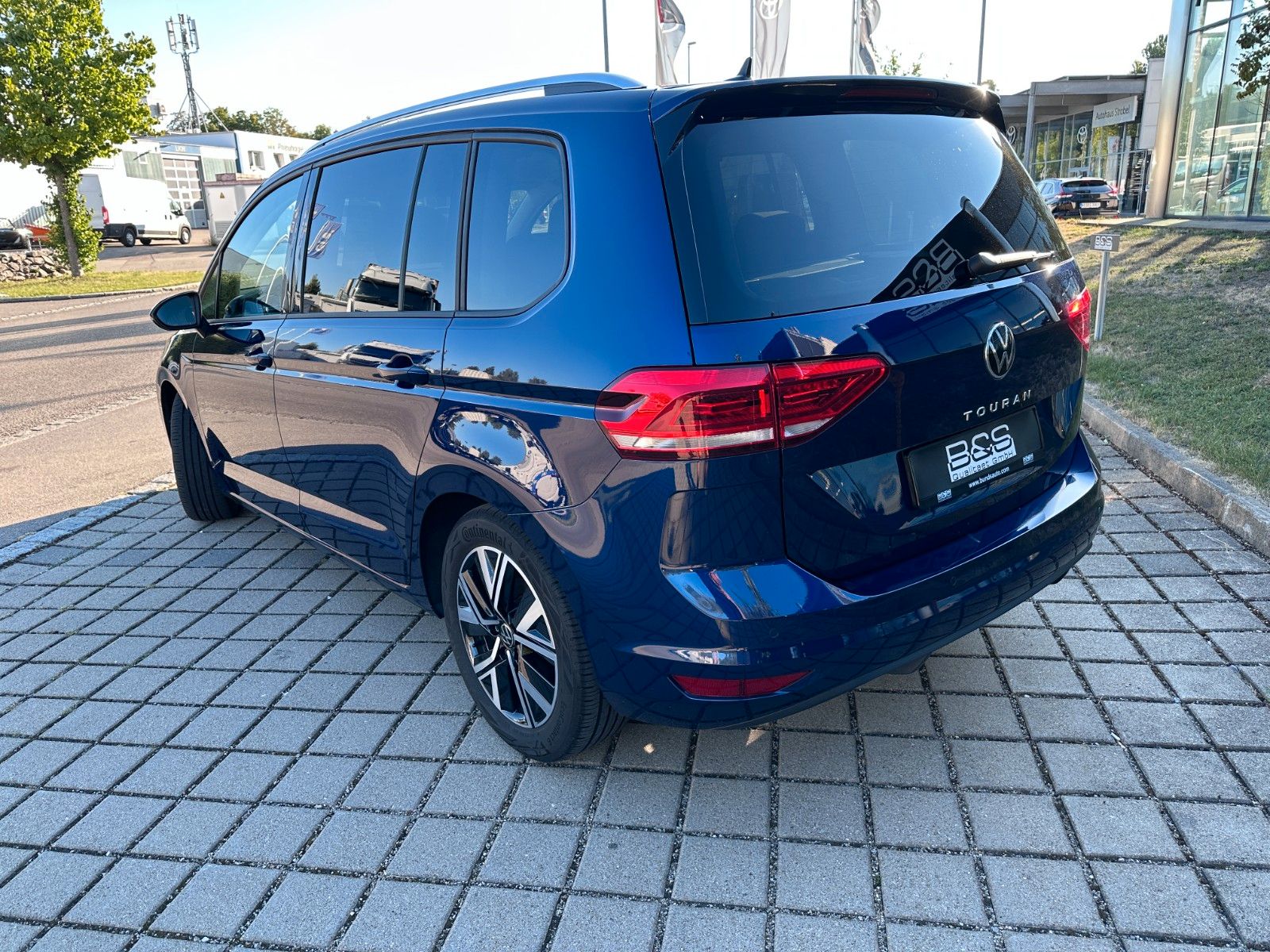 Fahrzeugabbildung Volkswagen Touran Comfortline 7 Sitz|DYNAUDIO|DEUTSCHES FZG